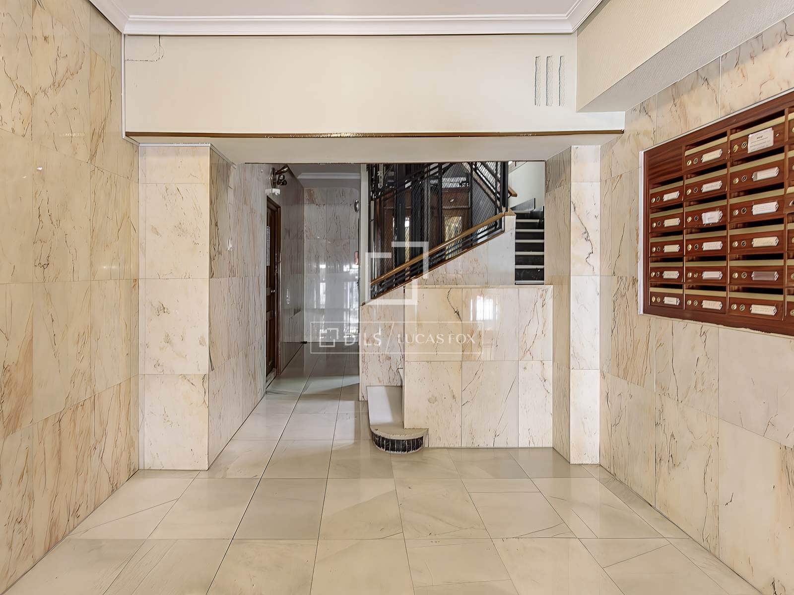 Appartement de 2 chambres à louer à Madrid ville - 2 400 € (Ref: 9761266)