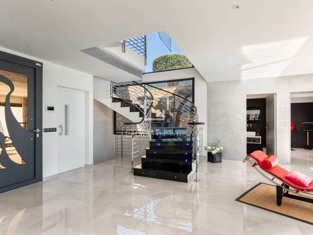 4 soverom Villa til salgs i Llançà med svømmebasseng garasje - € 2 110 000 (Ref: 9761267)