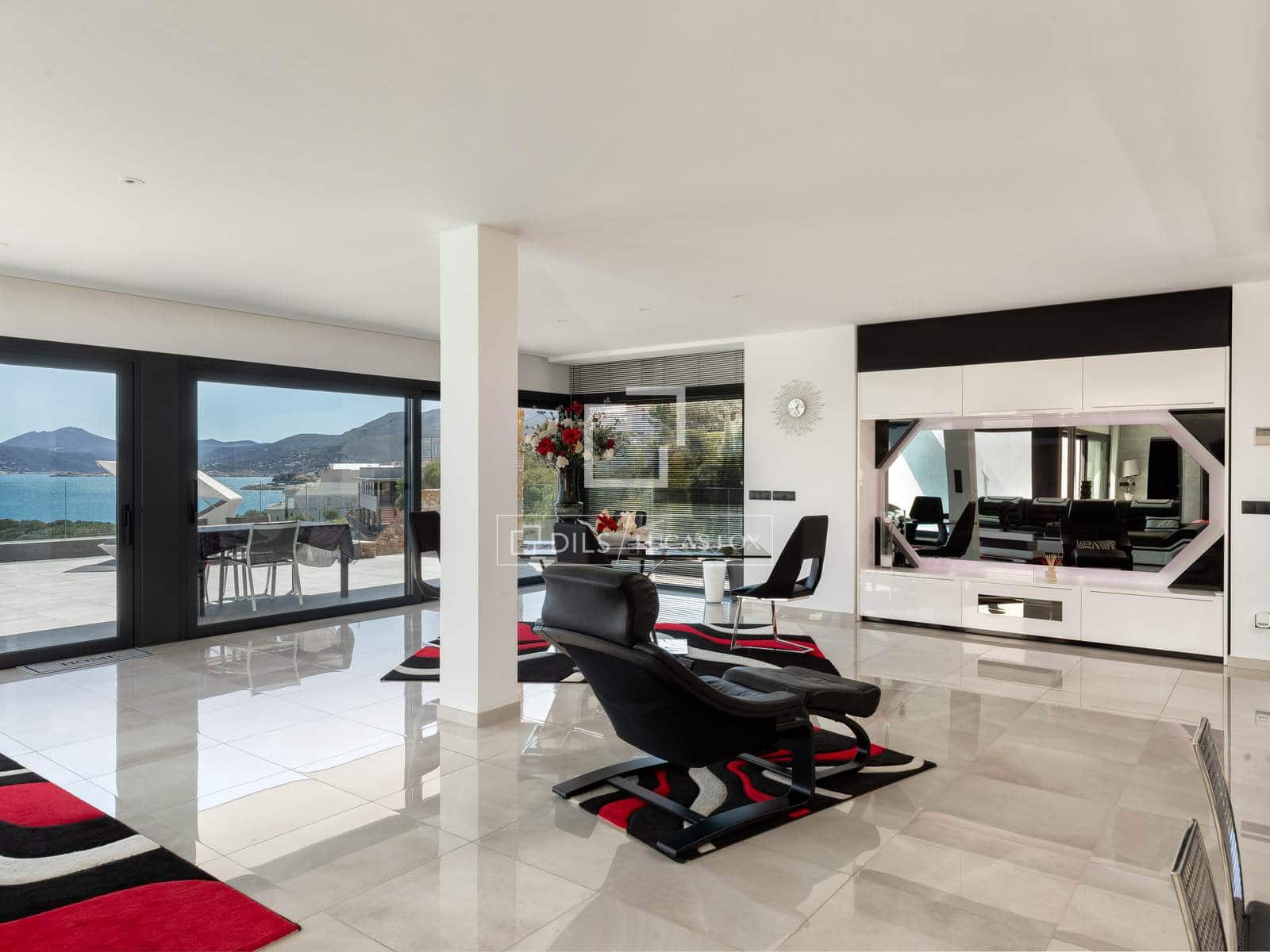 4 soverom Villa til salgs i Llanca med svømmebasseng garasje - € 2 110 000 (Ref: 9761267)