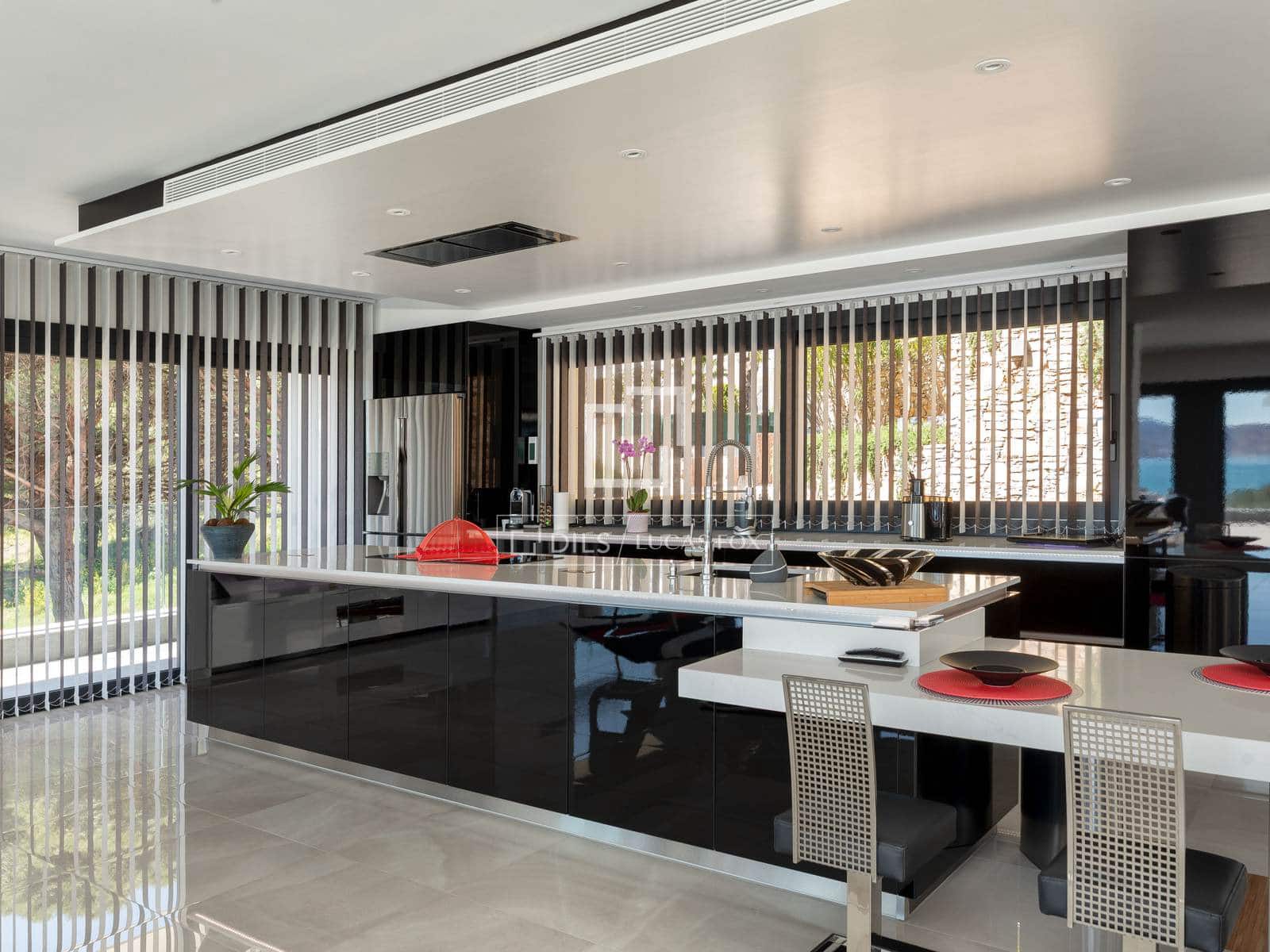 4 soverom Villa til salgs i Llanca med svømmebasseng garasje - € 2 110 000 (Ref: 9761267)