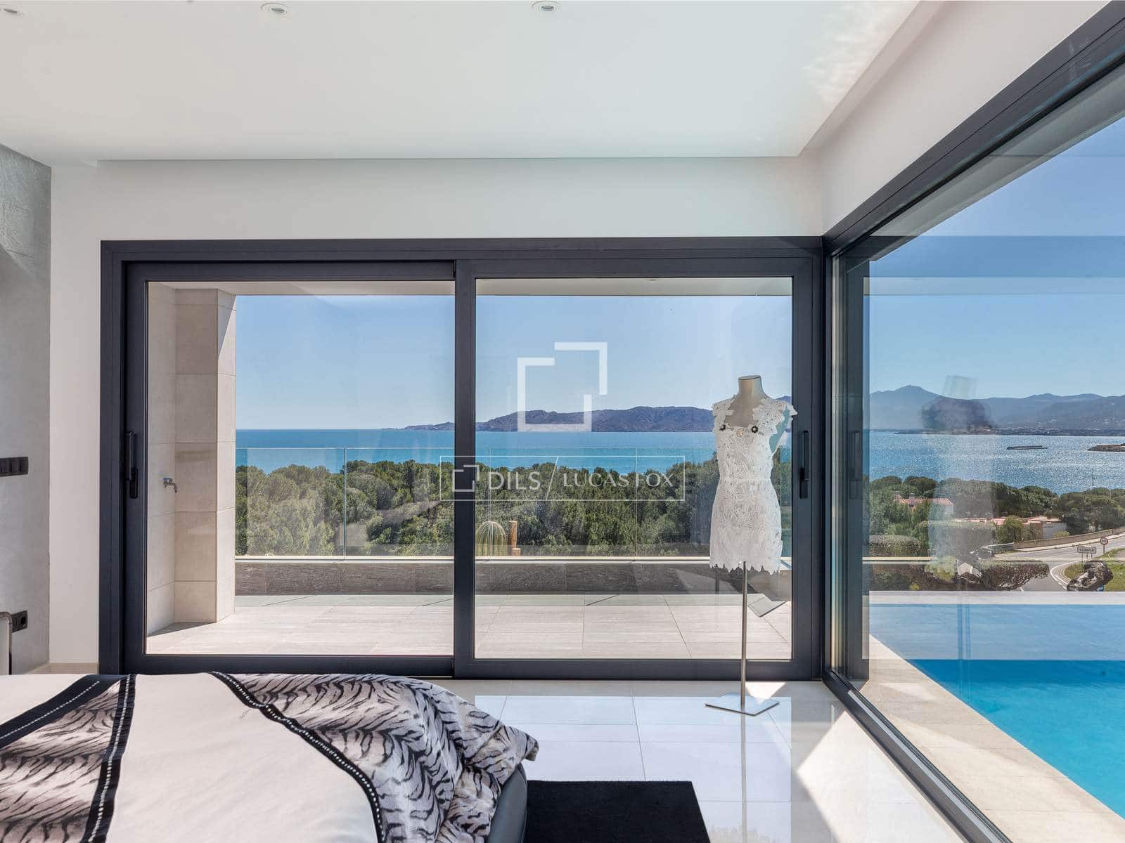 4 soverom Villa til salgs i Llanca med svømmebasseng garasje - € 2 110 000 (Ref: 9761267)