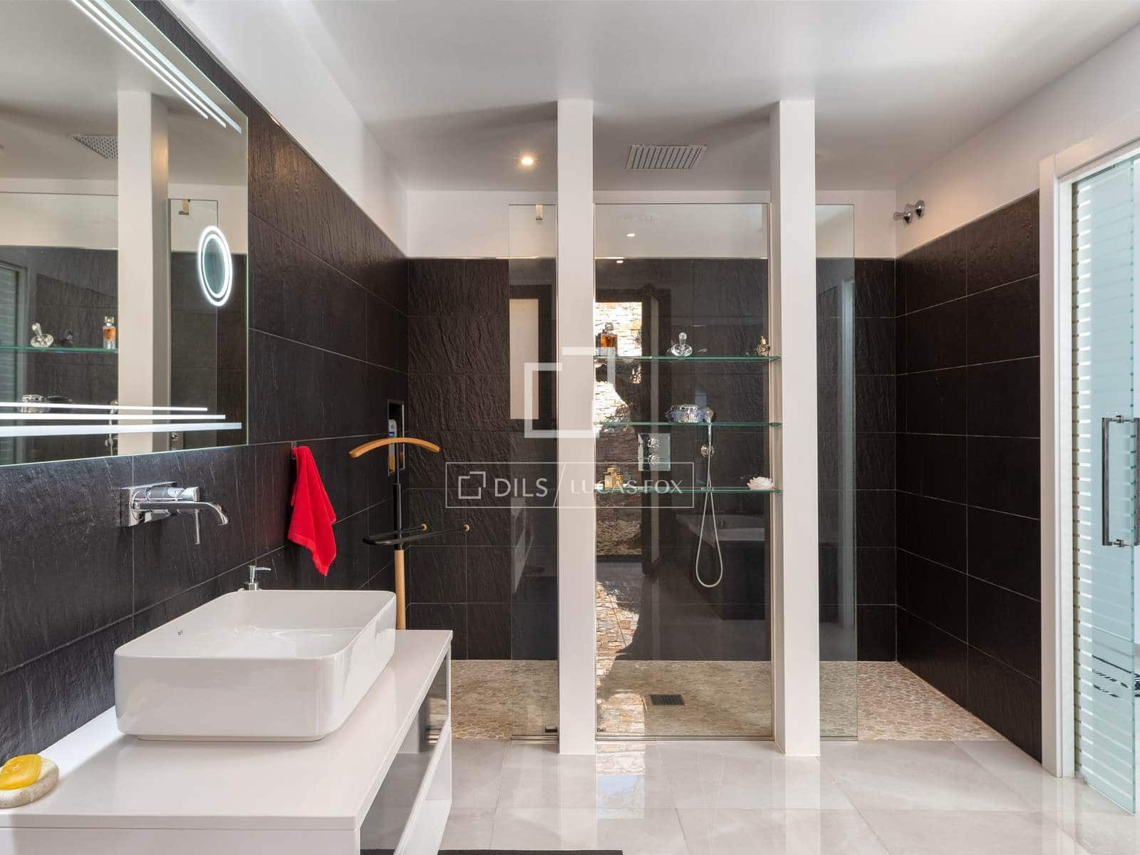 4 soverom Villa til salgs i Llanca med svømmebasseng garasje - € 2 110 000 (Ref: 9761267)