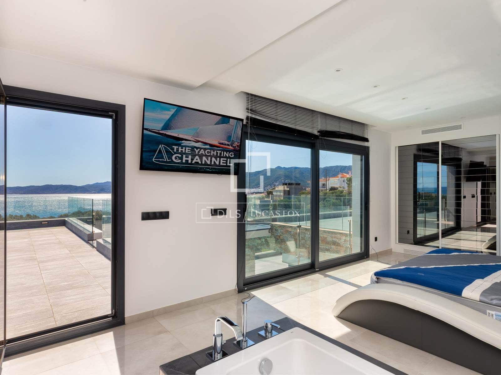 4 soverom Villa til salgs i Llanca med svømmebasseng garasje - € 2 110 000 (Ref: 9761267)