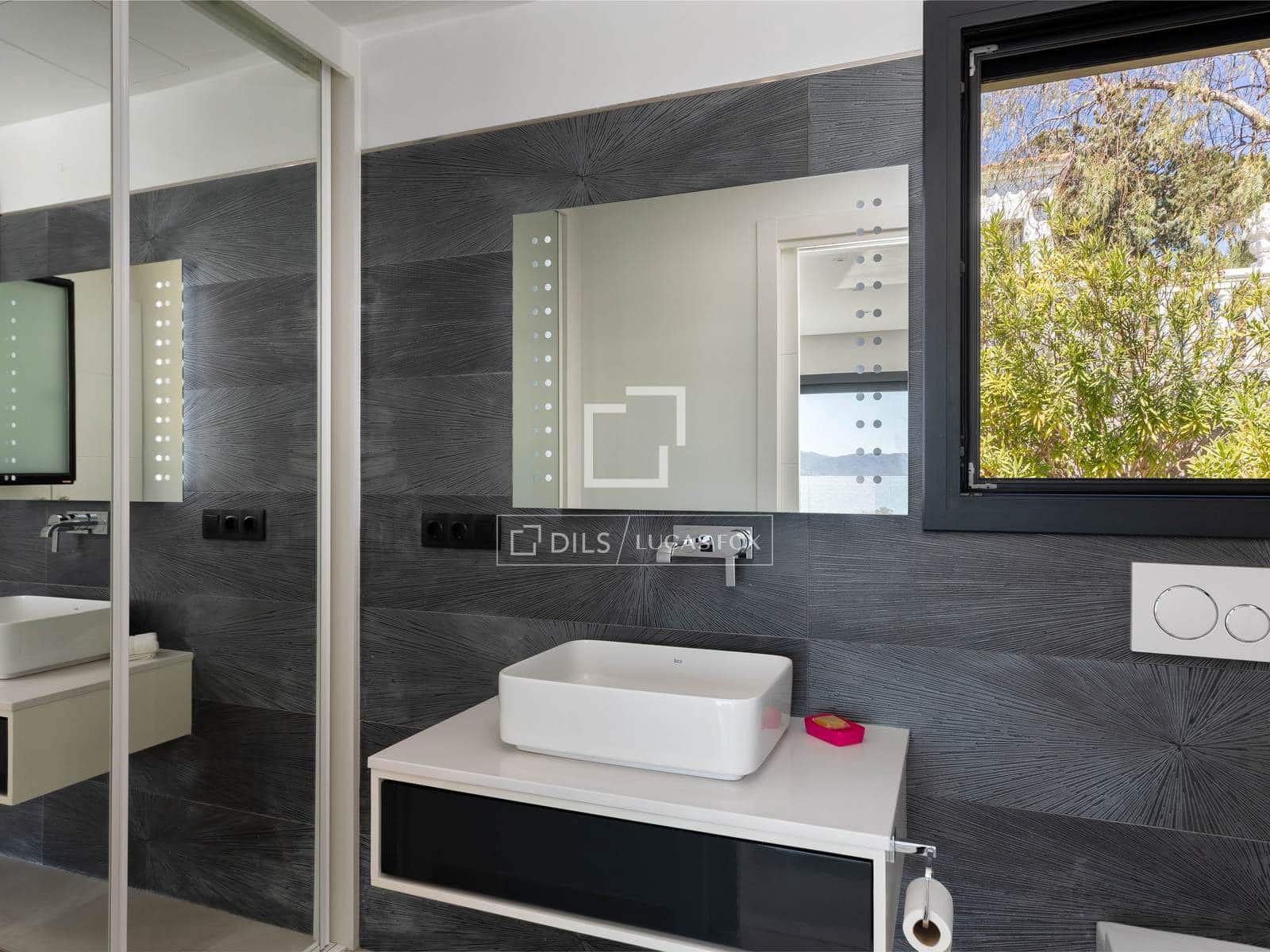 4 soverom Villa til salgs i Llanca med svømmebasseng garasje - € 2 110 000 (Ref: 9761267)