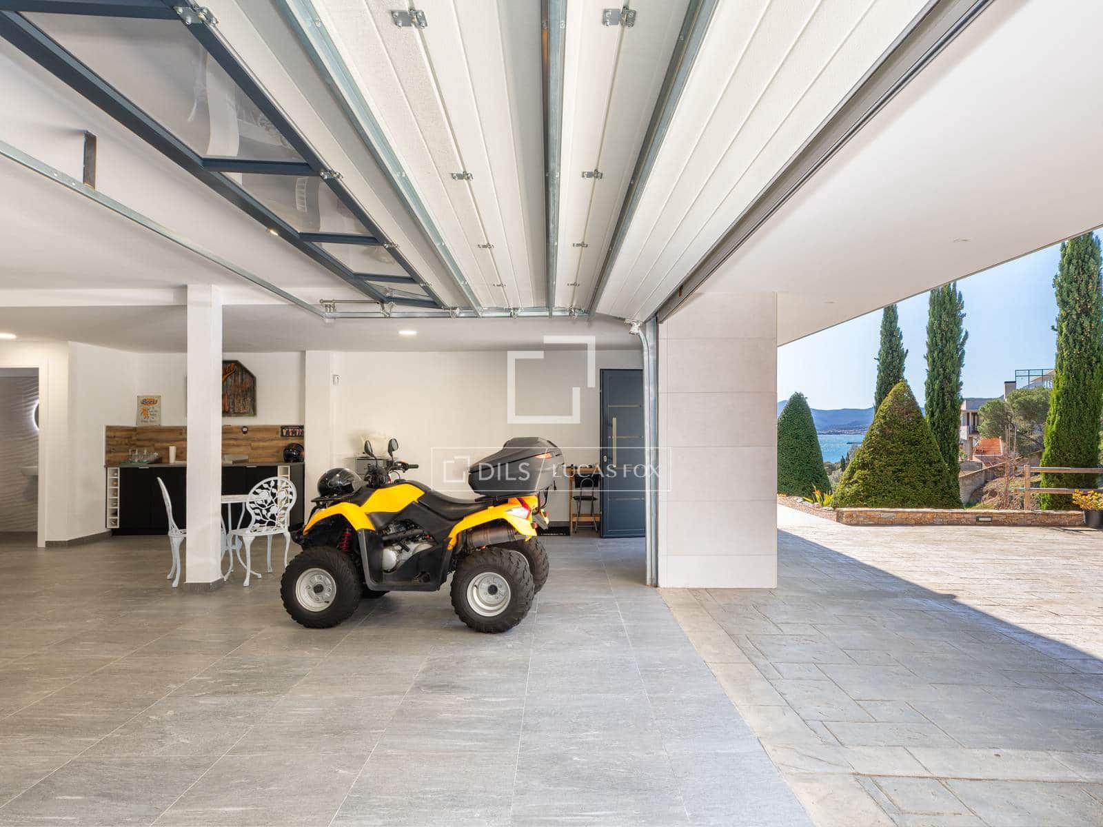 4 soverom Villa til salgs i Llanca med svømmebasseng garasje - € 2 110 000 (Ref: 9761267)