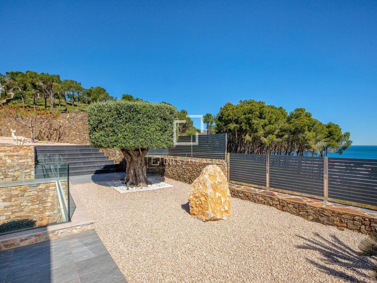 4 soverom Villa til salgs i Llanca med svømmebasseng garasje - € 2 110 000 (Ref: 9761267)