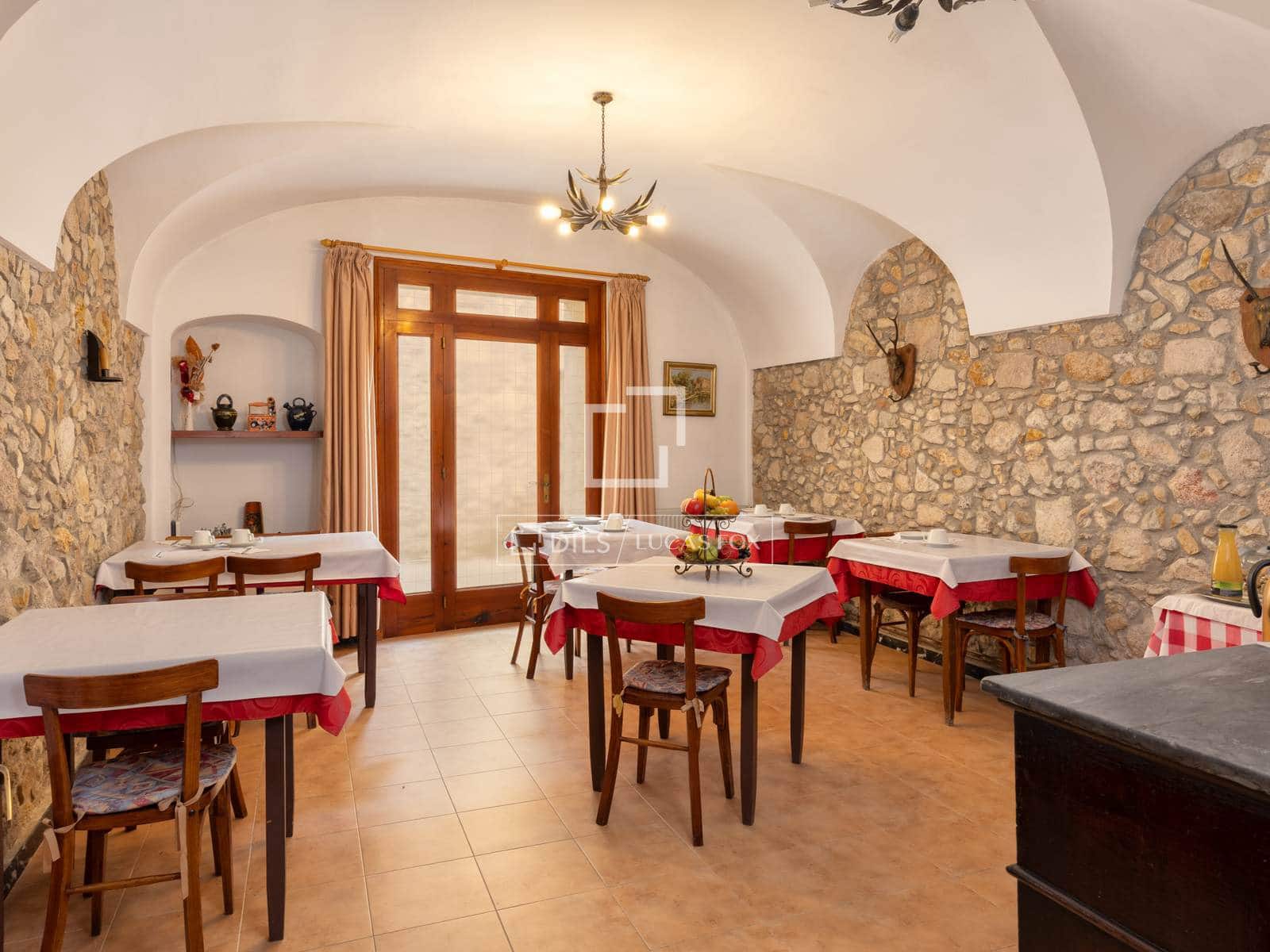 30 bedroom Commercial for sale in Caldes de Malavella with garage - € 950,000 (Ref: 9761366)