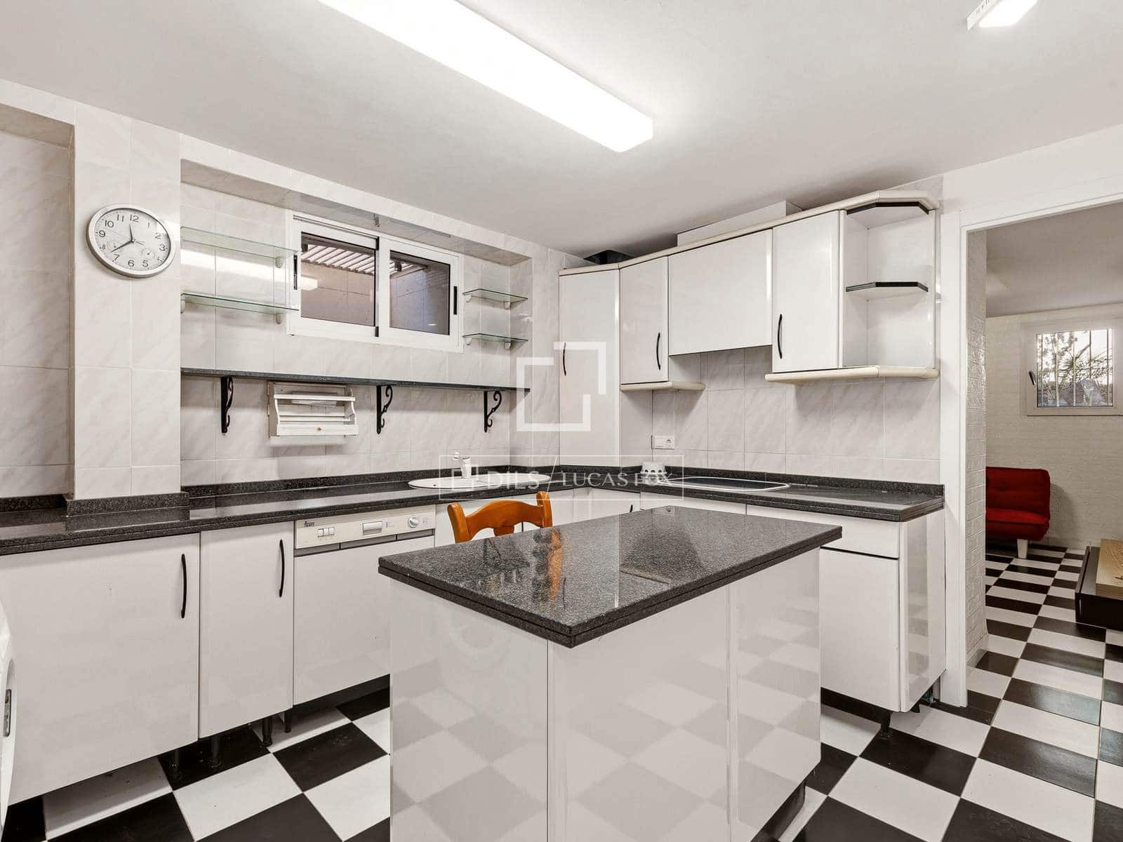 6 soveværelse Villa til salg i Calpe / Calp med swimmingpool garage - € 890.000 (Ref: 9761481)