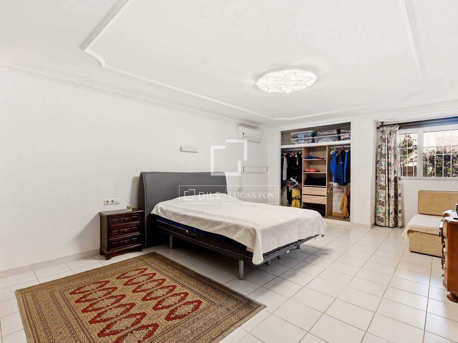 6 soveværelse Villa til salg i Calpe / Calp med swimmingpool garage - € 890.000 (Ref: 9761481)