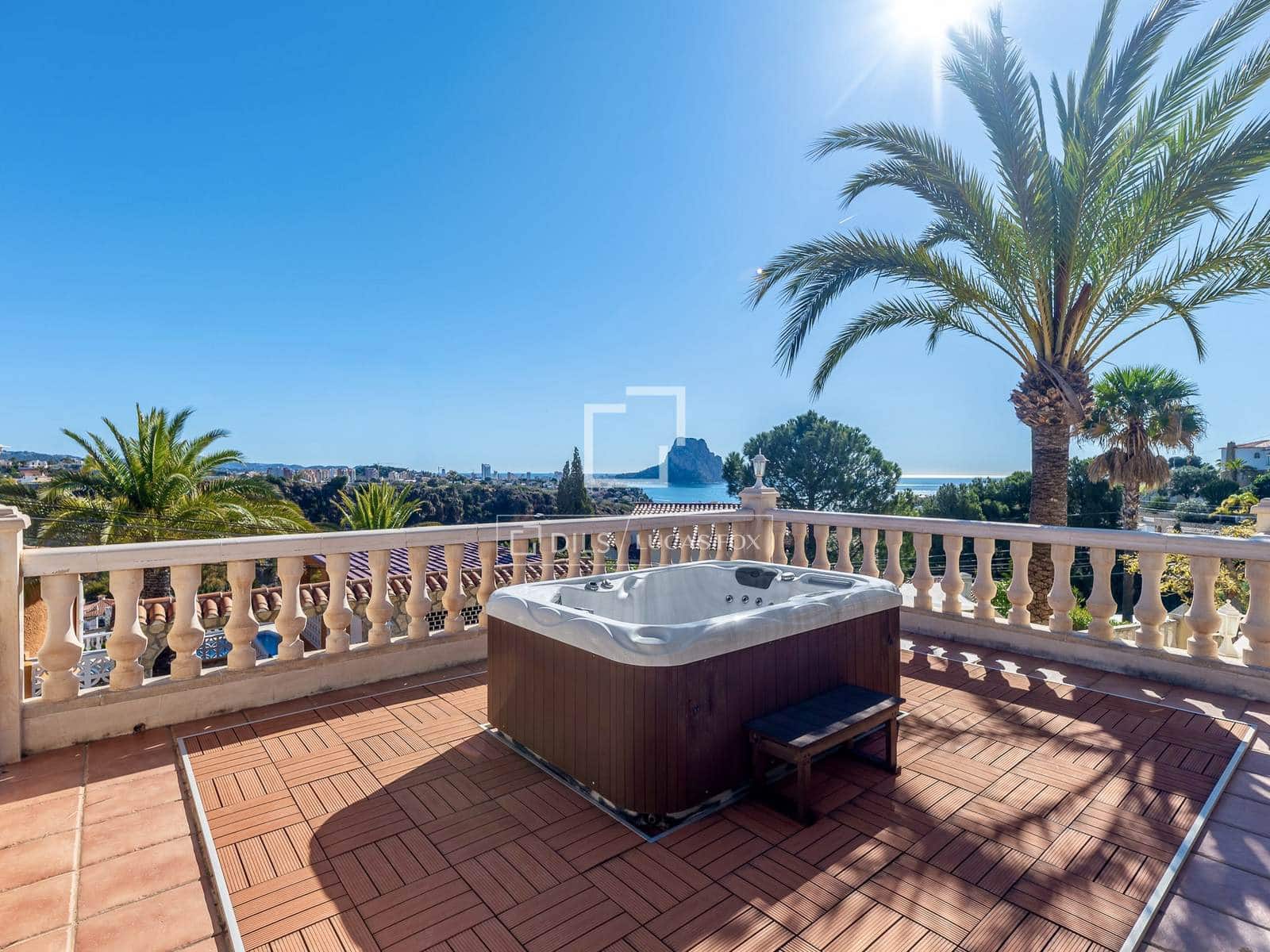 6 soveværelse Villa til salg i Calpe / Calp med swimmingpool garage - € 890.000 (Ref: 9761481)