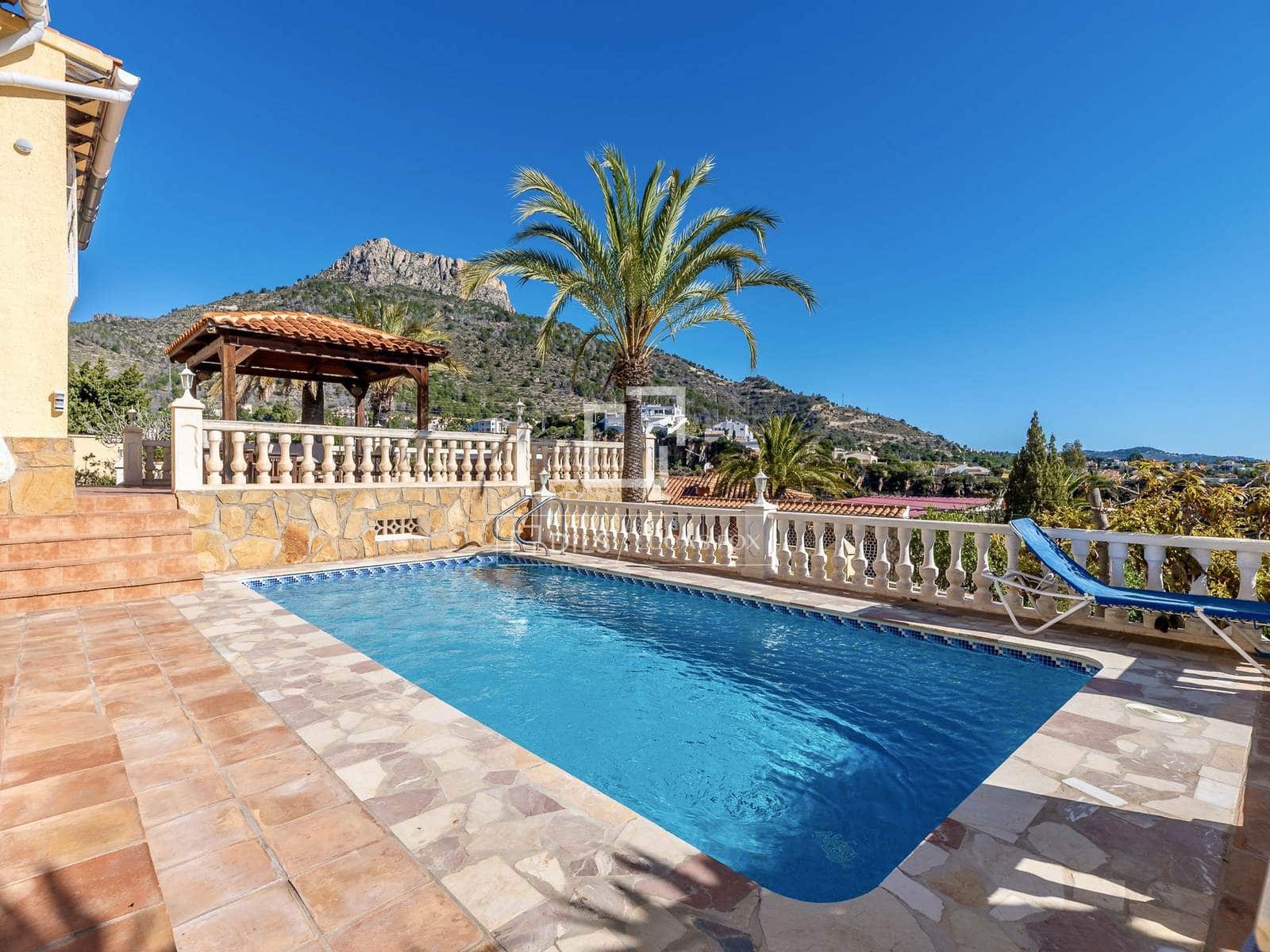 6 soveværelse Villa til salg i Calpe / Calp med swimmingpool garage - € 890.000 (Ref: 9761481)