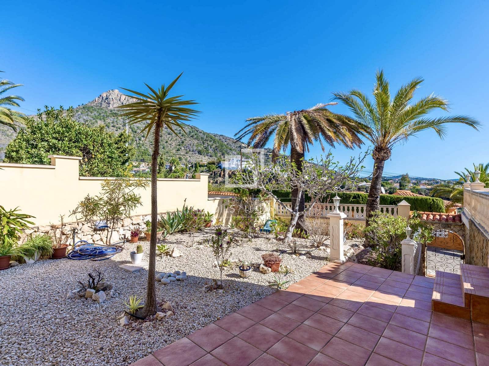 6 soveværelse Villa til salg i Calpe / Calp med swimmingpool garage - € 890.000 (Ref: 9761481)