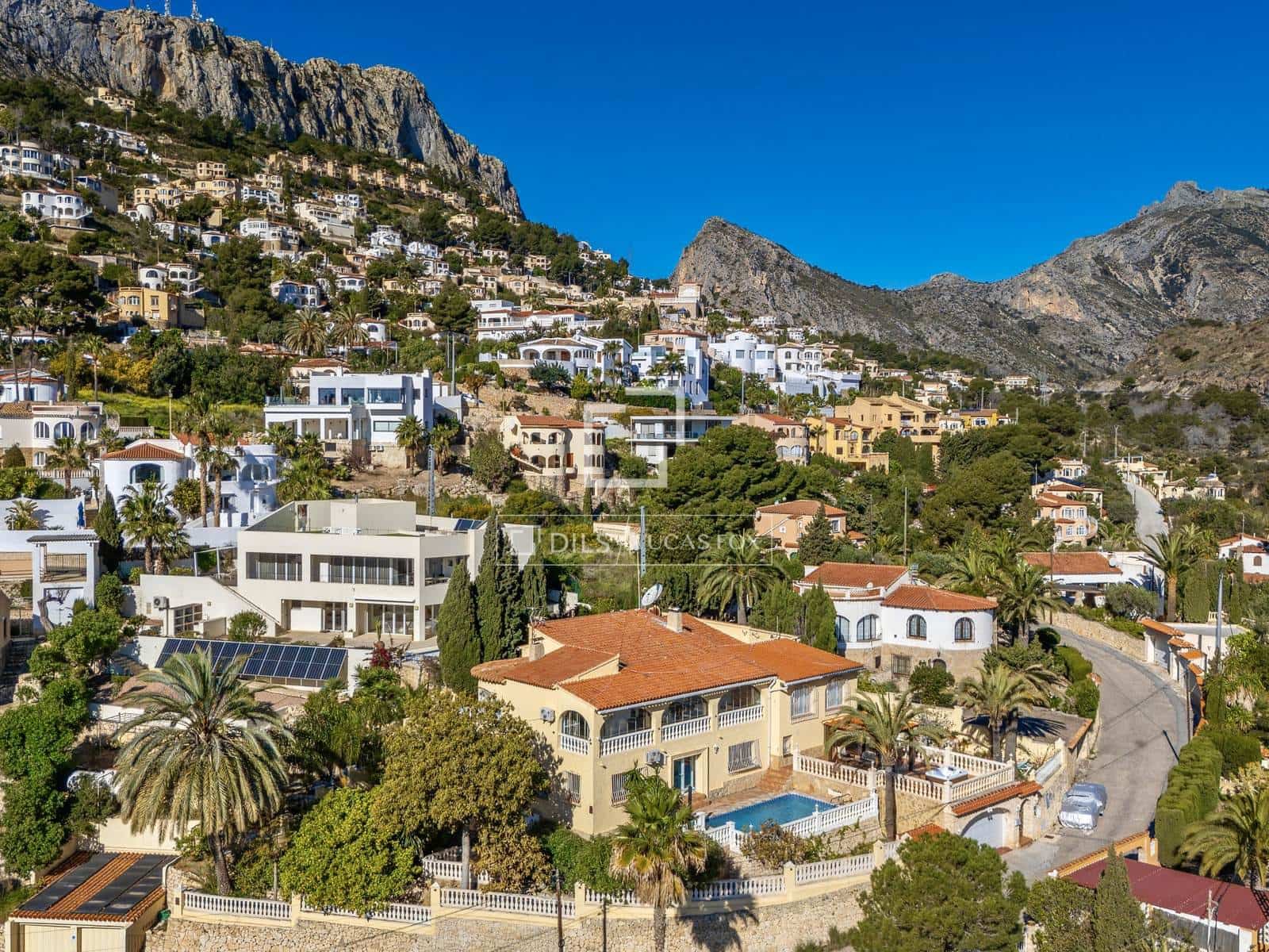 6 soveværelse Villa til salg i Calpe / Calp med swimmingpool garage - € 890.000 (Ref: 9761481)