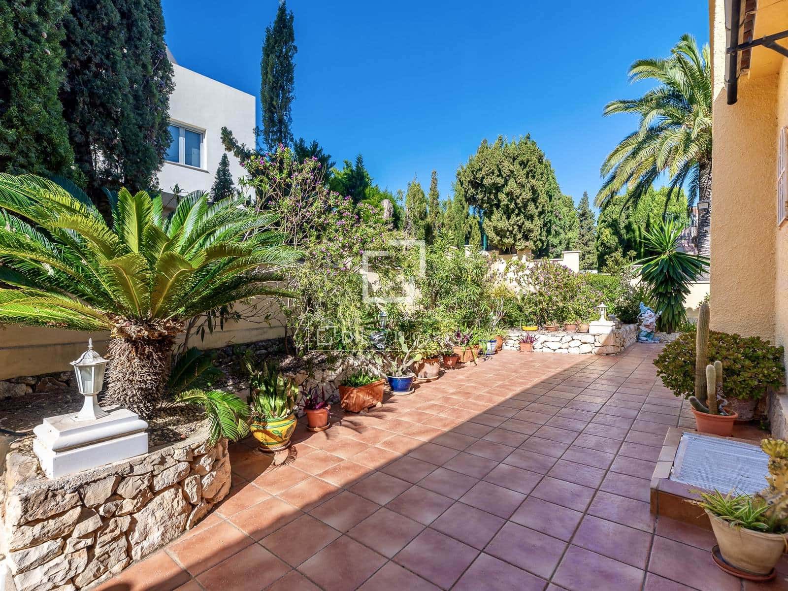 6 soveværelse Villa til salg i Calpe / Calp med swimmingpool garage - € 890.000 (Ref: 9761481)