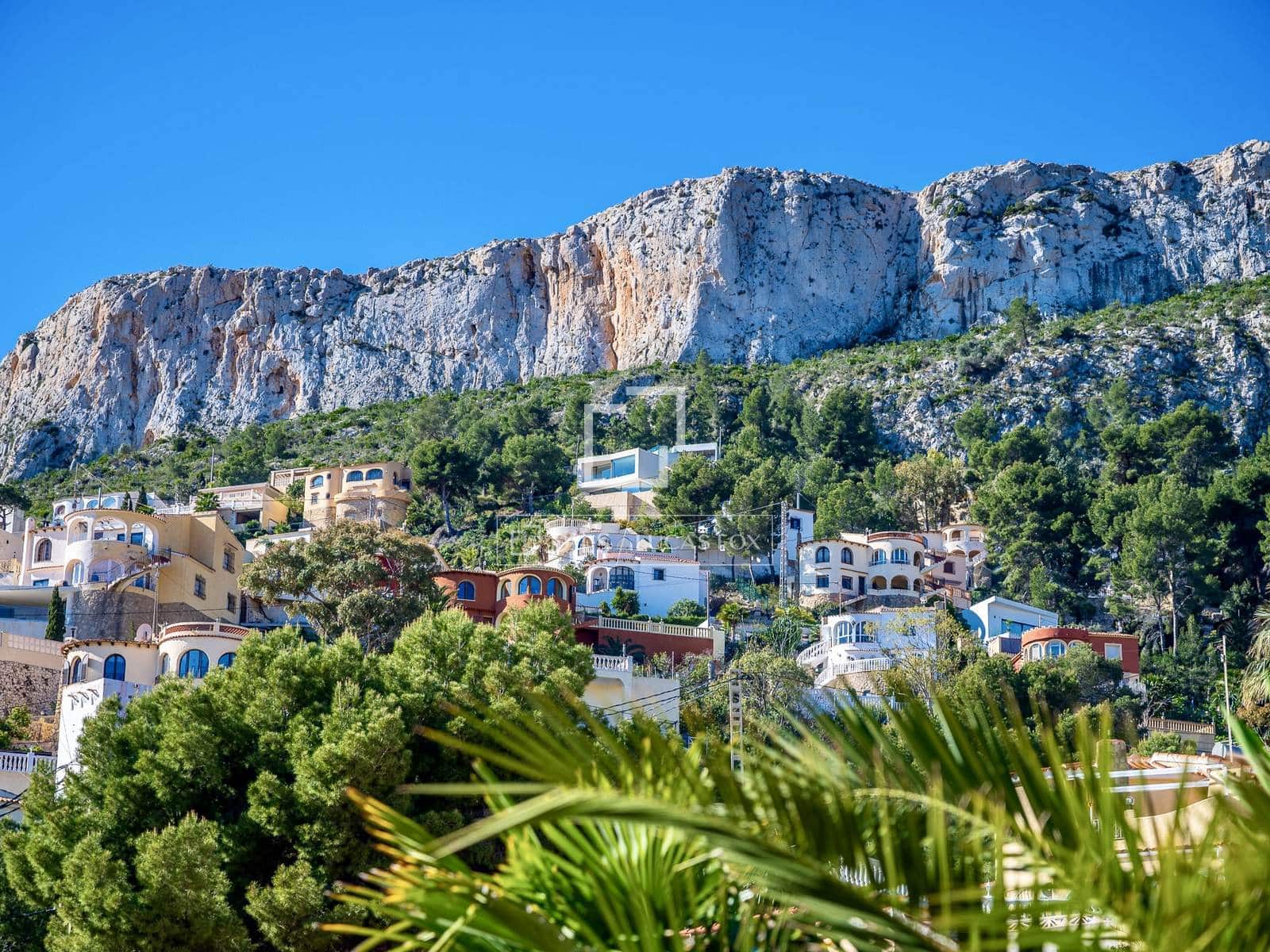 6 soveværelse Villa til salg i Calpe / Calp med swimmingpool garage - € 890.000 (Ref: 9761481)