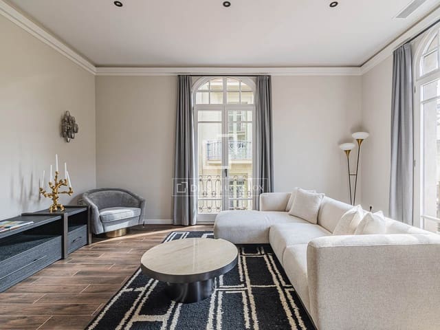 3 soveværelse Lejlighed til salg i Barcelona by - € 1.190.000 (Ref: 9766822)