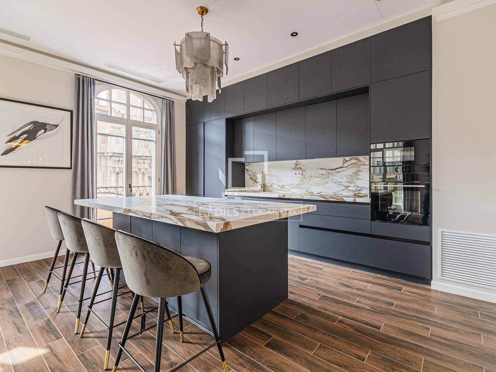 3 soveværelse Lejlighed til salg i Barcelona by - € 1.190.000 (Ref: 9766822)