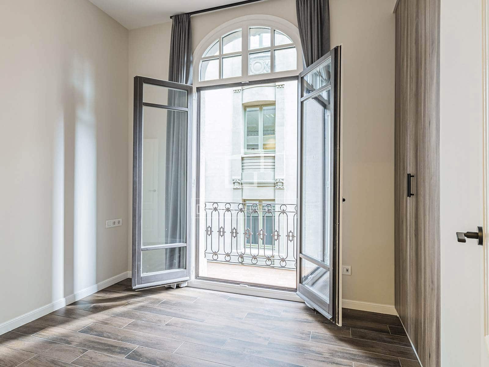 3 soveværelse Lejlighed til salg i Barcelona by - € 1.190.000 (Ref: 9766822)