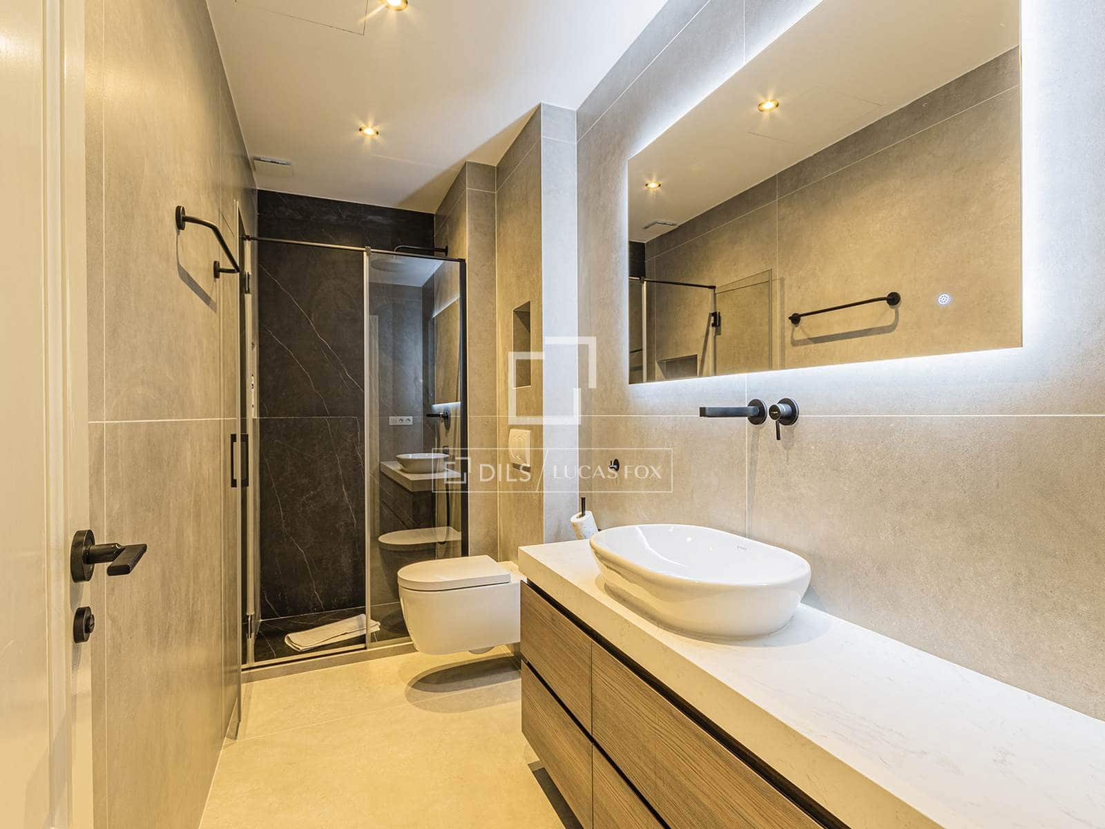 3 soveværelse Lejlighed til salg i Barcelona by - € 1.190.000 (Ref: 9766822)