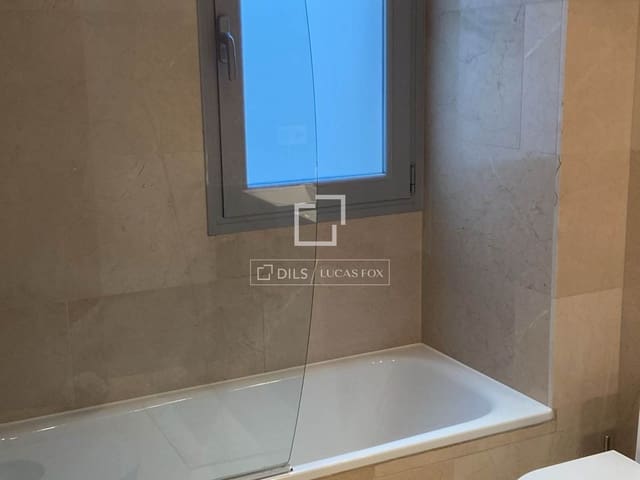 Appartement de 2 chambres à louer à Madrid ville avec piscine garage - 2 250 € (Ref: 9769927)