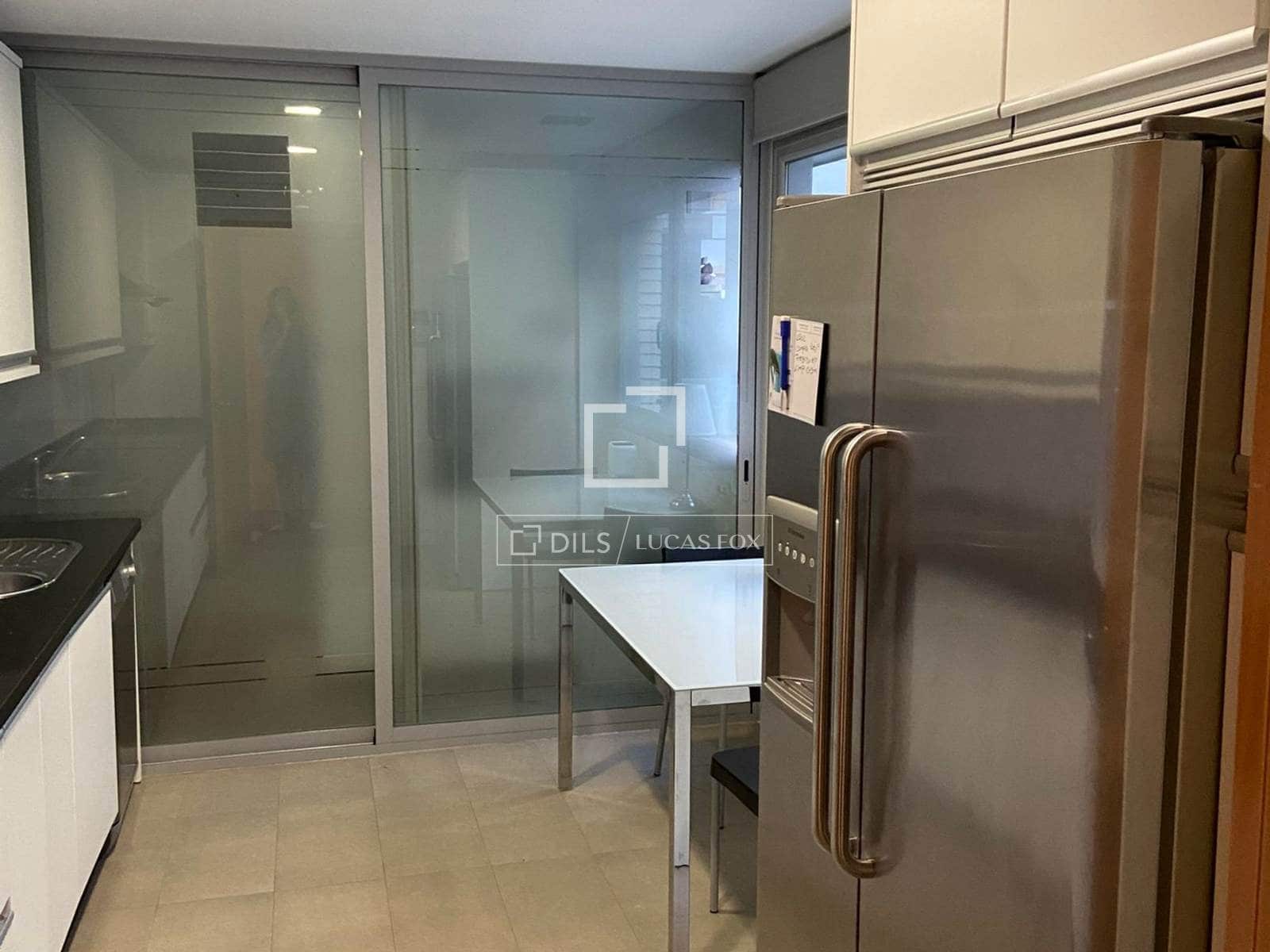 Appartement de 2 chambres à louer à Madrid ville avec piscine garage - 2 250 € (Ref: 9769927)