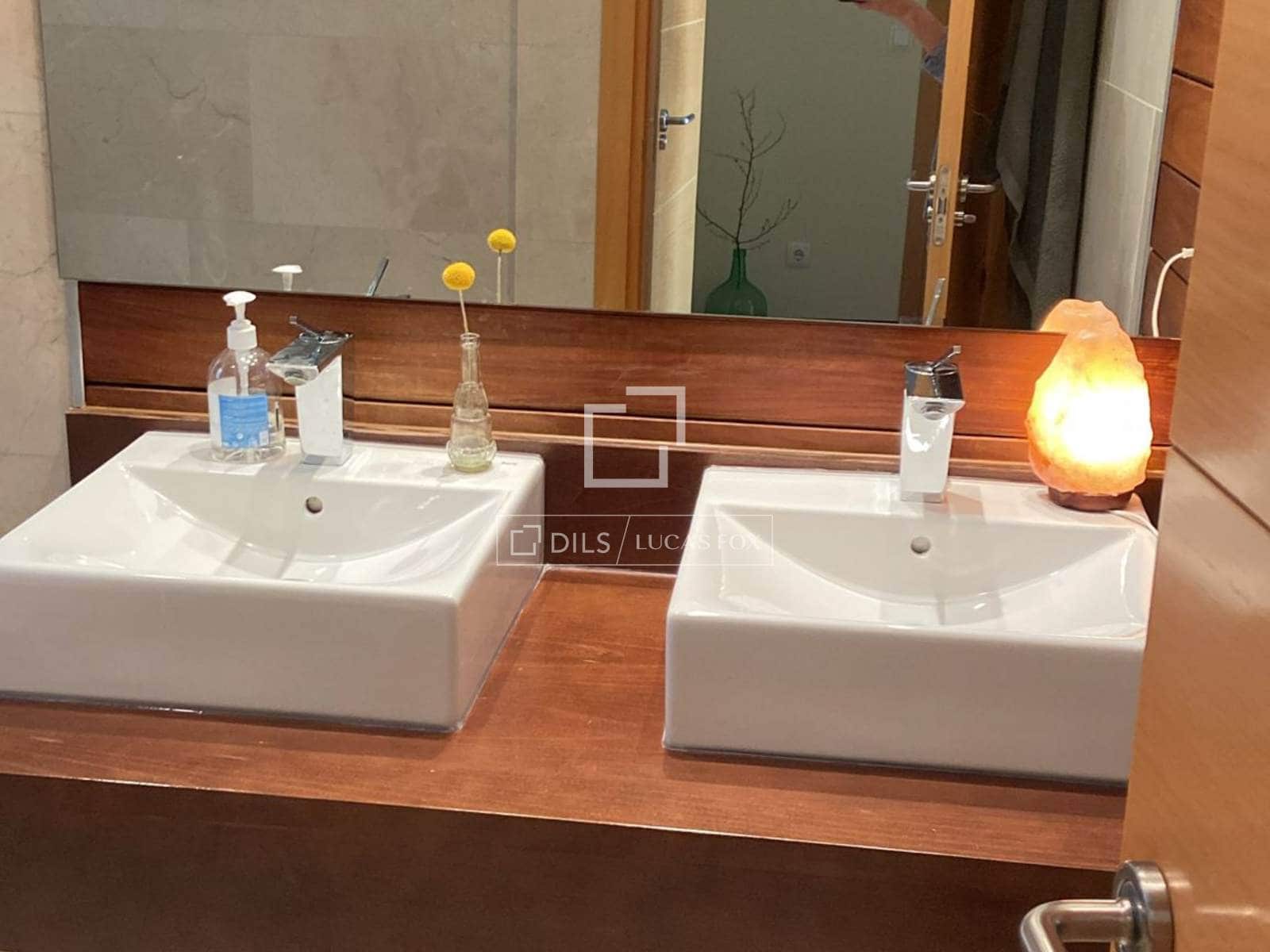 Appartement de 2 chambres à louer à Madrid ville avec piscine garage - 2 250 € (Ref: 9769927)