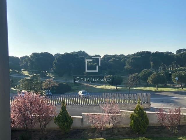 Appartement de 2 chambres à louer à Madrid ville avec piscine garage - 2 250 € (Ref: 9769927)