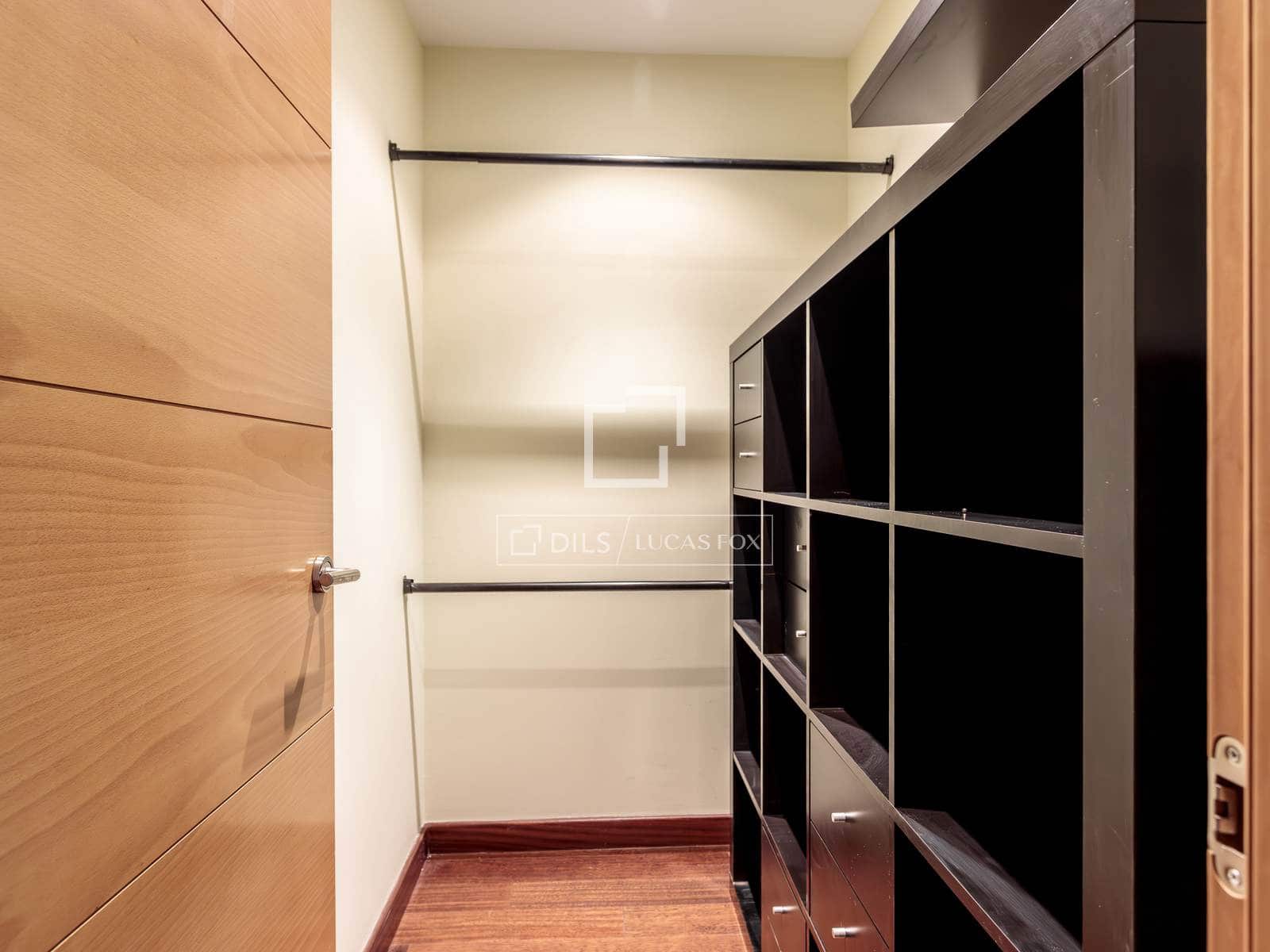 2 soverom Leilighet til leie i Madrid by med svømmebasseng garasje - € 2 250 (Ref: 9769927)