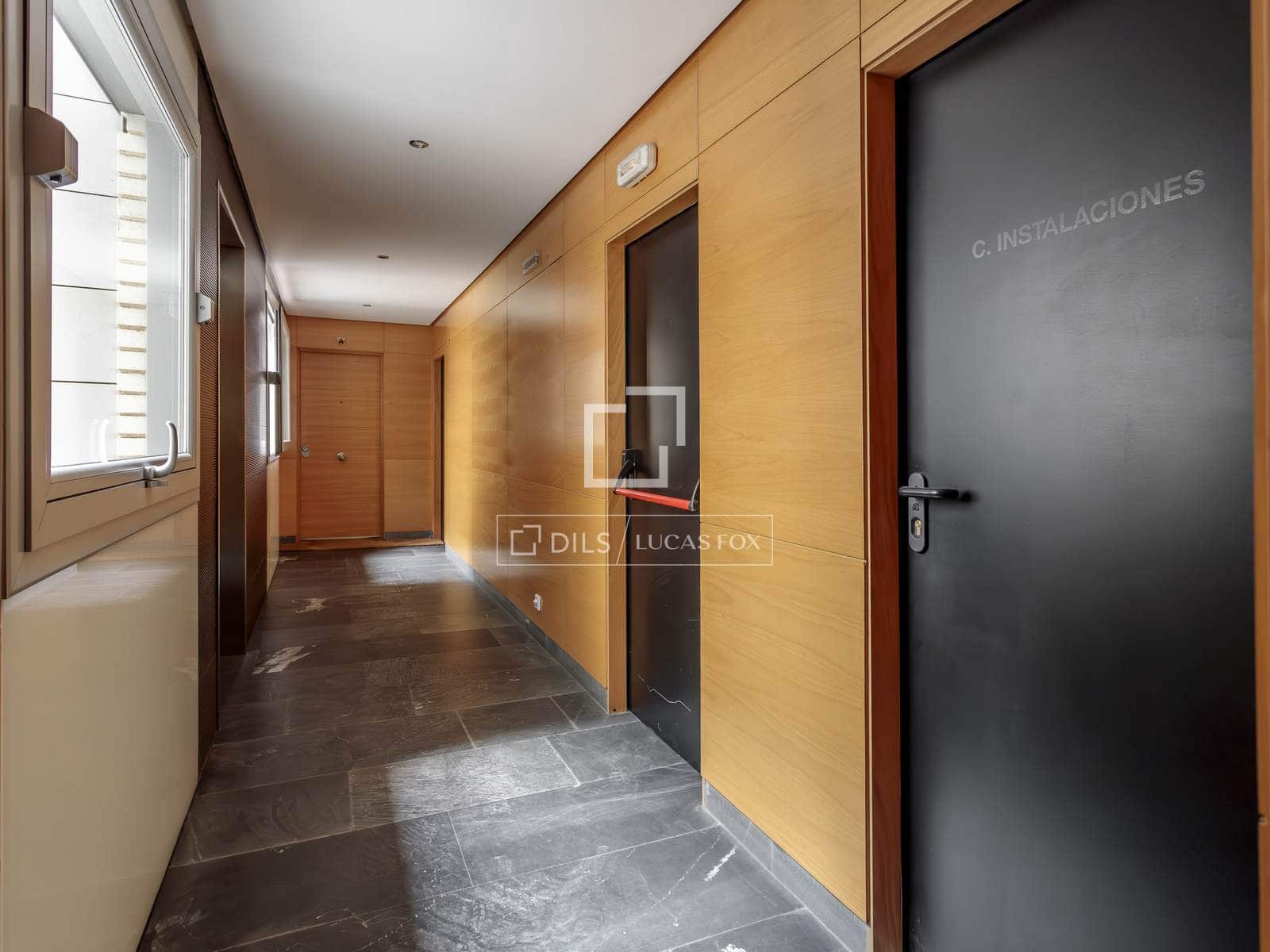 2 soverom Leilighet til leie i Madrid by med svømmebasseng garasje - € 2 250 (Ref: 9769927)