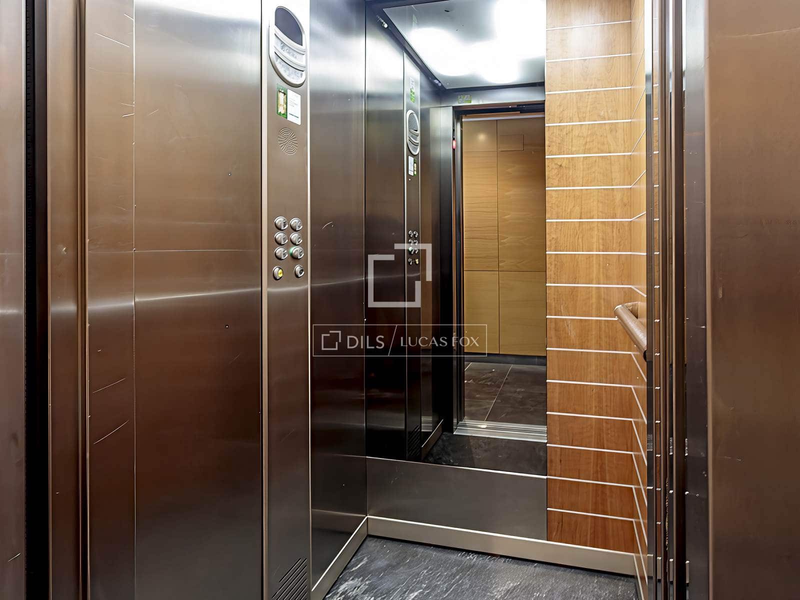 2 soverom Leilighet til leie i Madrid by med svømmebasseng garasje - € 2 250 (Ref: 9769927)