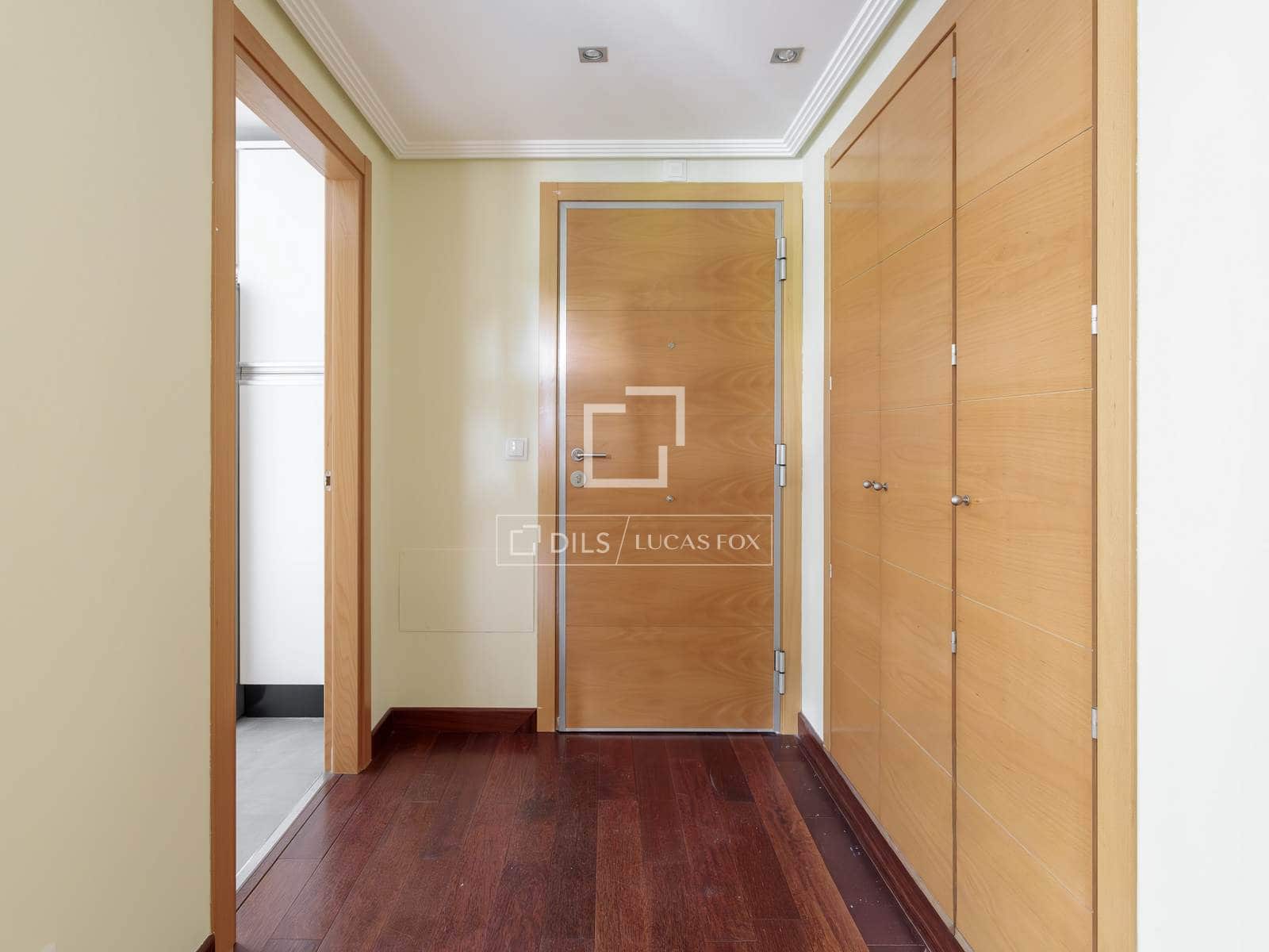 2 soverom Leilighet til leie i Madrid by med svømmebasseng garasje - € 2 250 (Ref: 9769927)