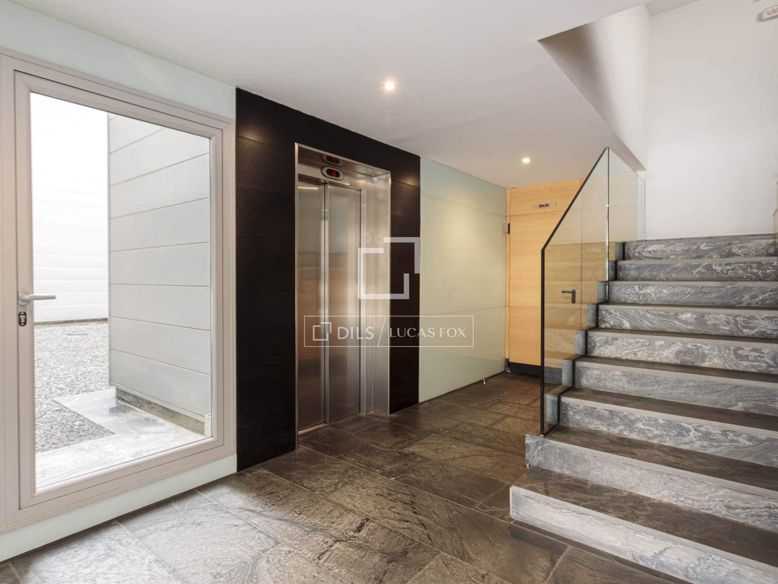 2 soverom Leilighet til leie i Madrid by med svømmebasseng garasje - € 2 250 (Ref: 9769927)