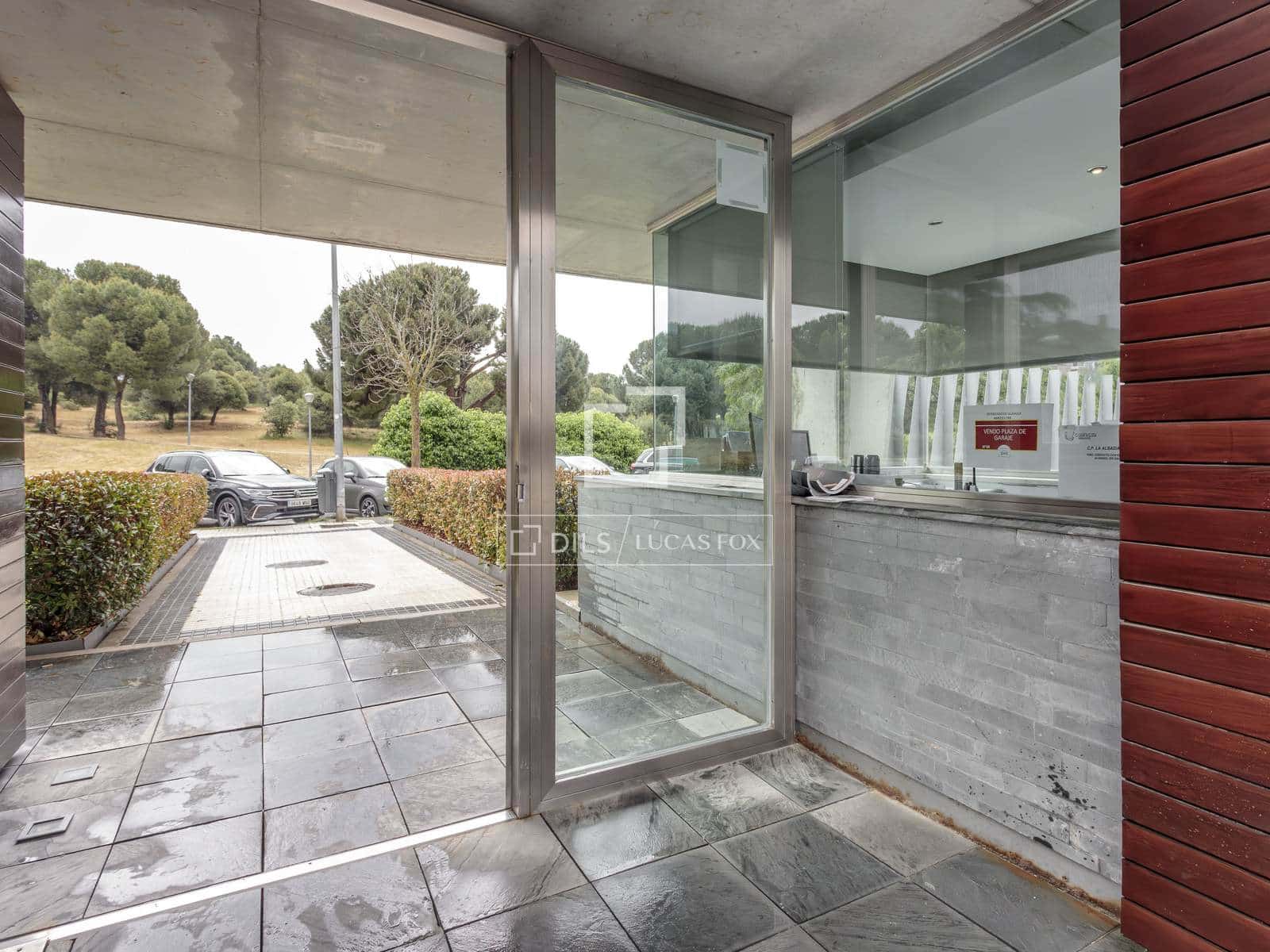 2 soverom Leilighet til leie i Madrid by med svømmebasseng garasje - € 2 250 (Ref: 9769927)