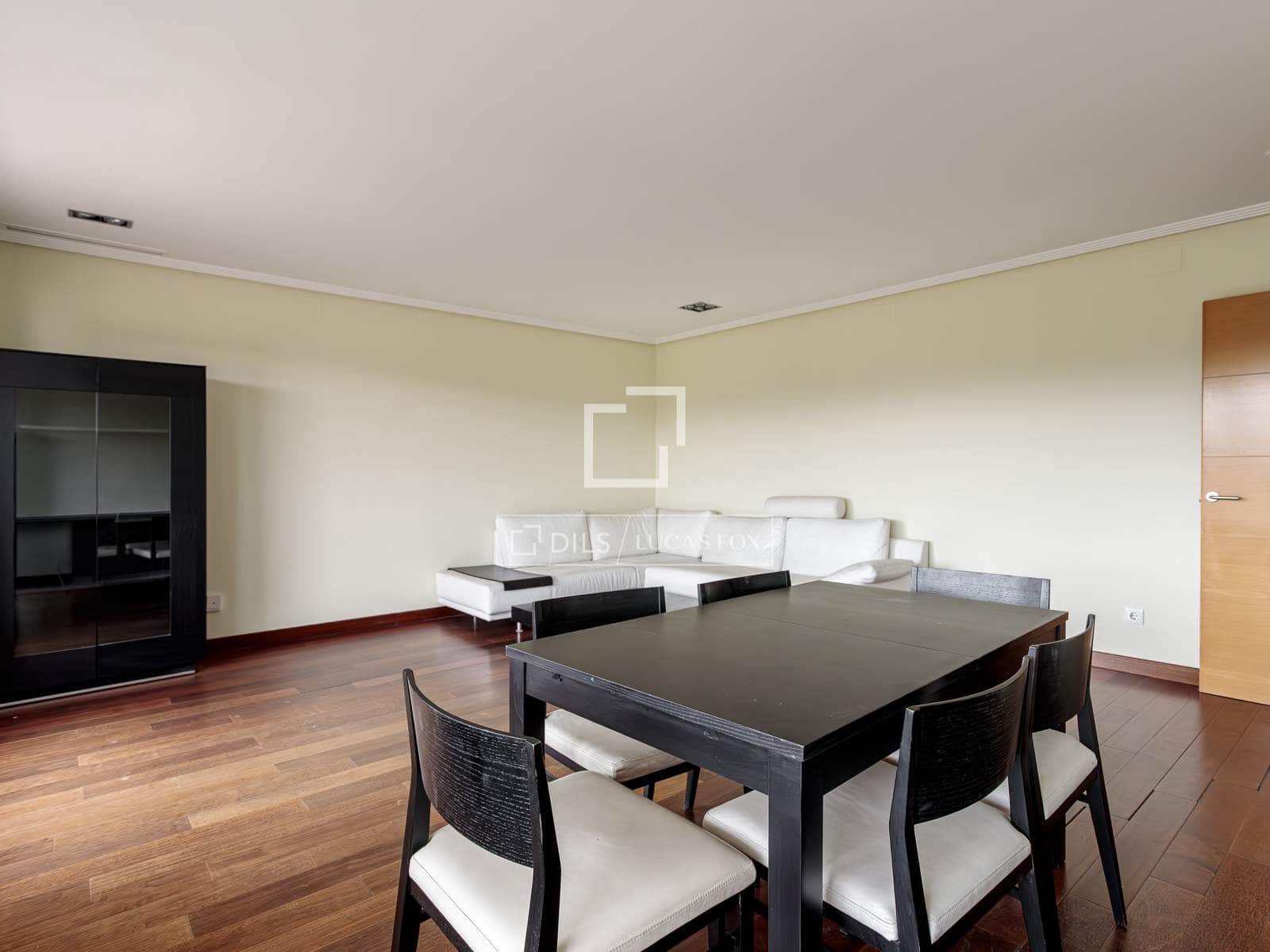 2 soverom Leilighet til leie i Madrid by med svømmebasseng garasje - € 2 250 (Ref: 9769927)