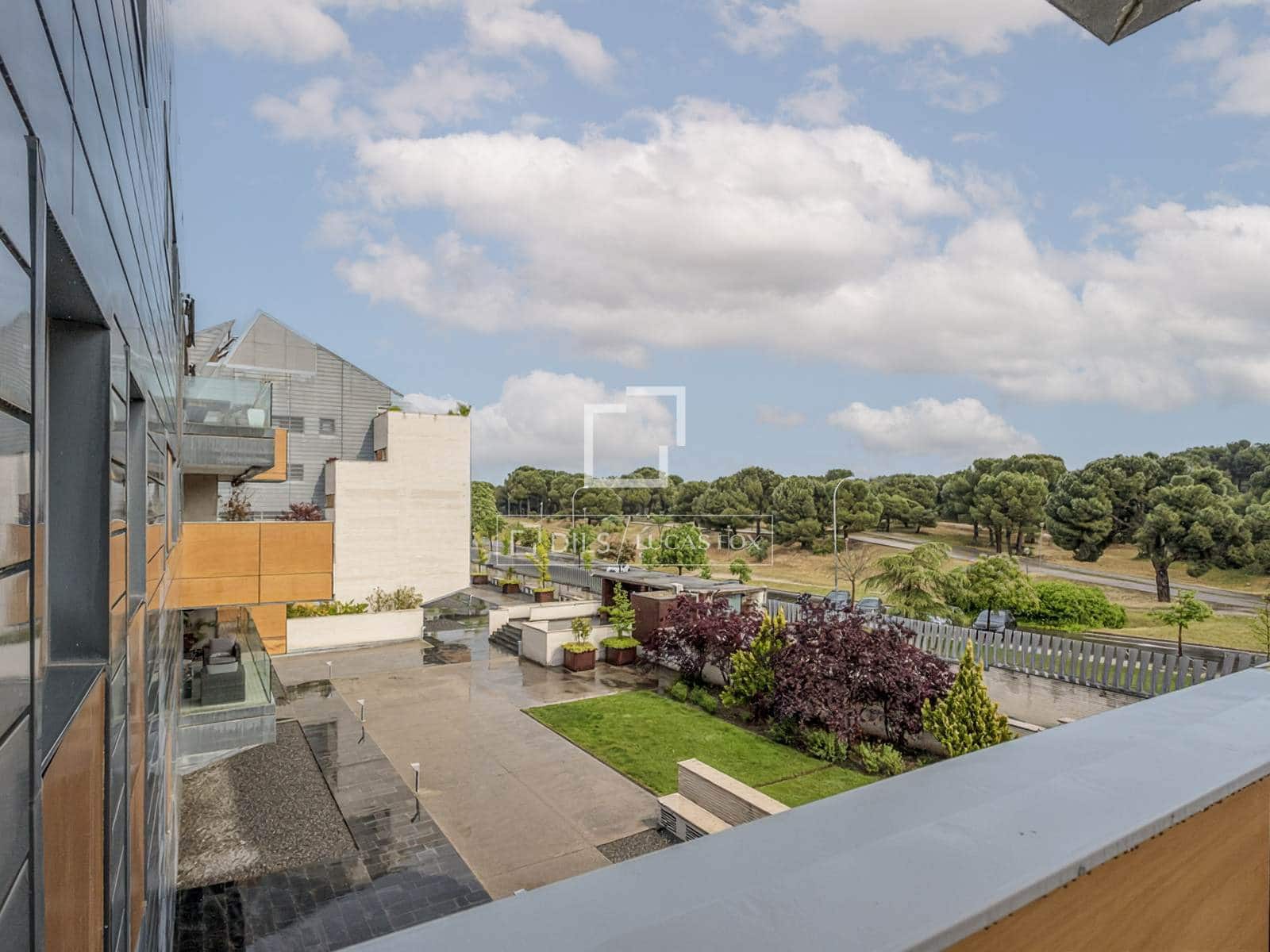2 soverom Leilighet til leie i Madrid by med svømmebasseng garasje - € 2 250 (Ref: 9769927)