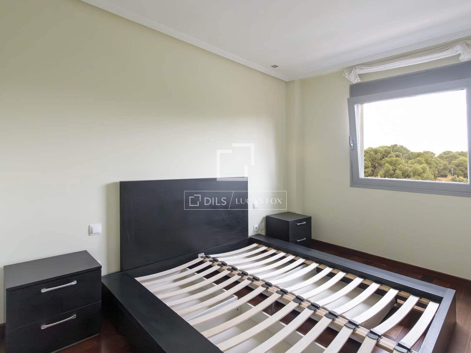 2 soverom Leilighet til leie i Madrid by med svømmebasseng garasje - € 2 250 (Ref: 9769927)