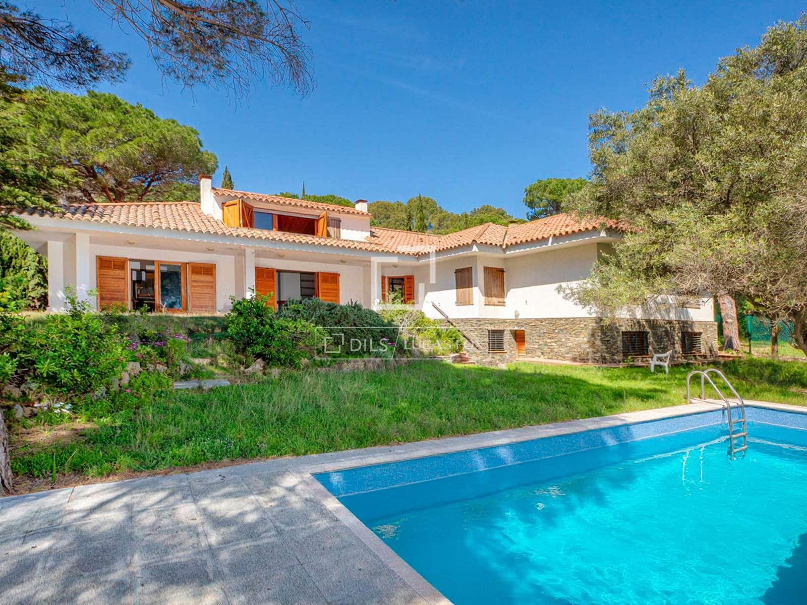 8 bedroom Villa for sale in El Port de la Selva with pool garage - € 3,500,000 (Ref: 9770046)