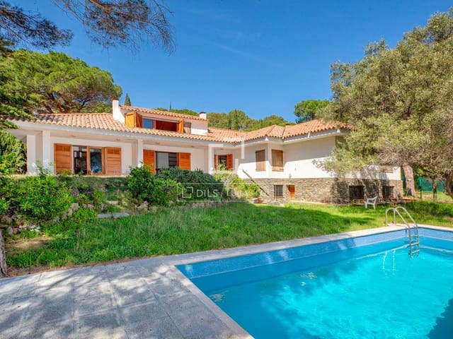 8 makuuhuone Huvila myytävänä paikassa El Port de la Selva mukana uima-altaan 
autotalli - 3 500 000 € (Ref: 9770046)