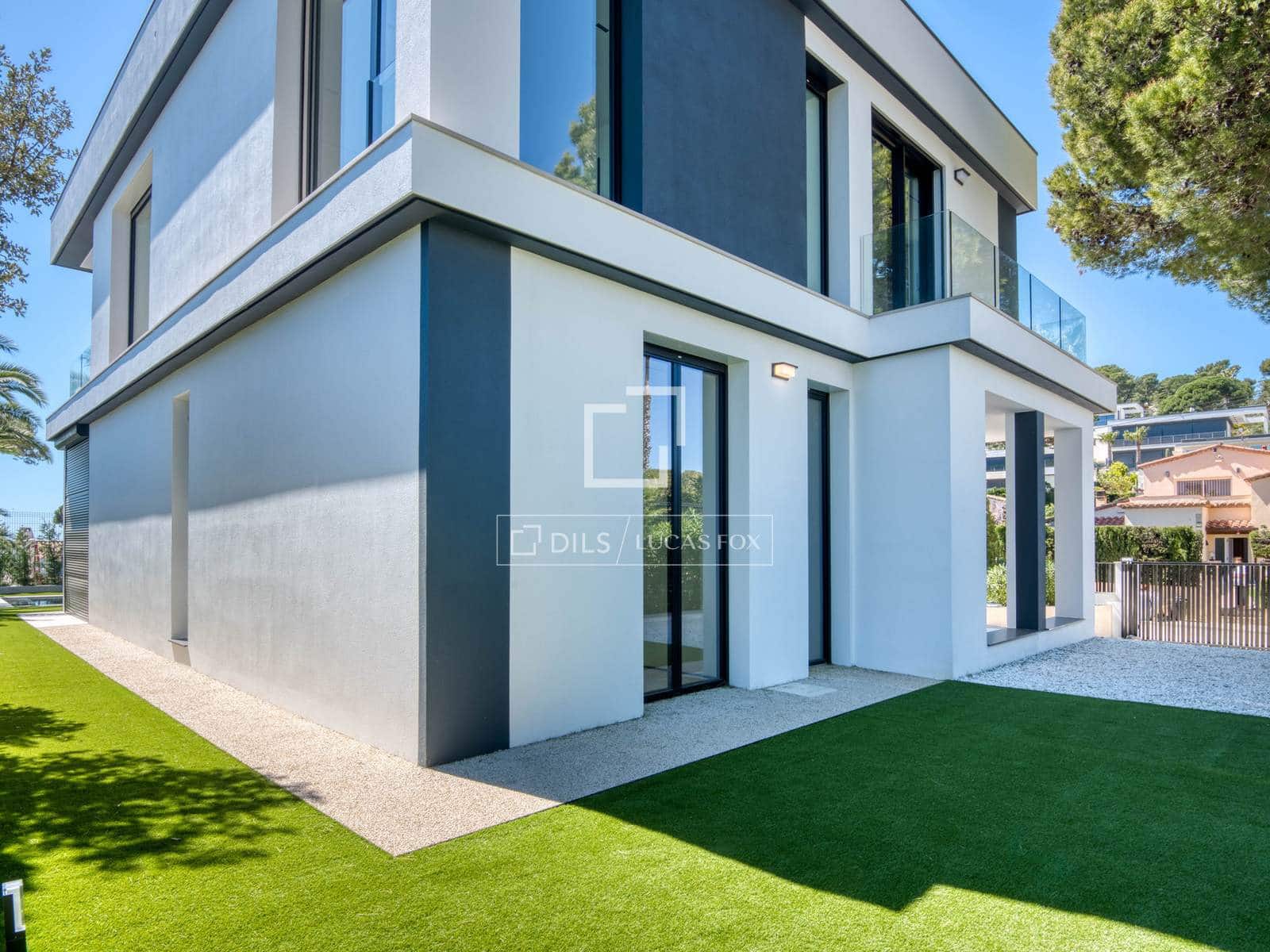 4 bedroom Villa for sale in Platja d'Aro with pool garage - € 2,300,000 (Ref: 9770047)