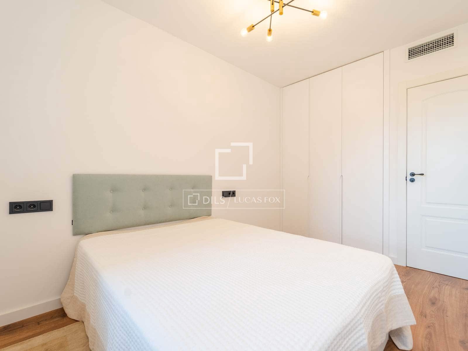 1 bedroom Apartment for rent in Valencia city with pool - € 1,800 (Ref: 9770877)