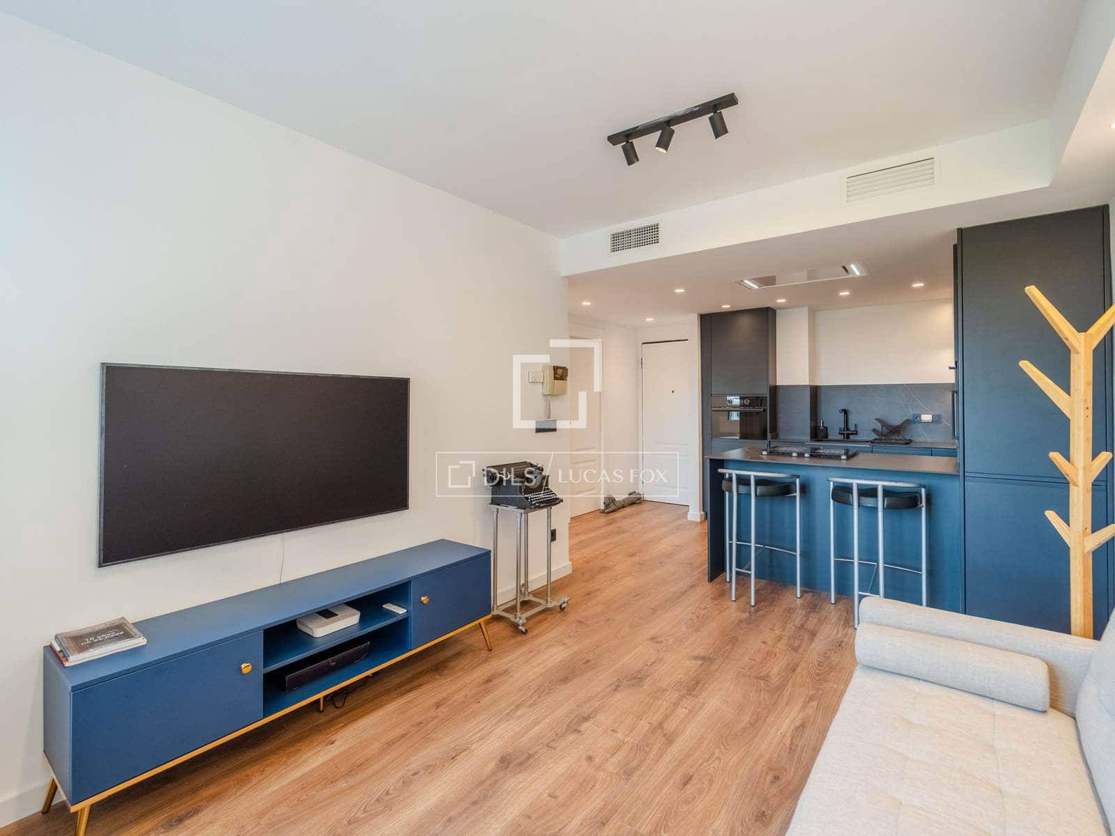 1 bedroom Apartment for rent in Valencia city with pool - € 1,800 (Ref: 9770877)