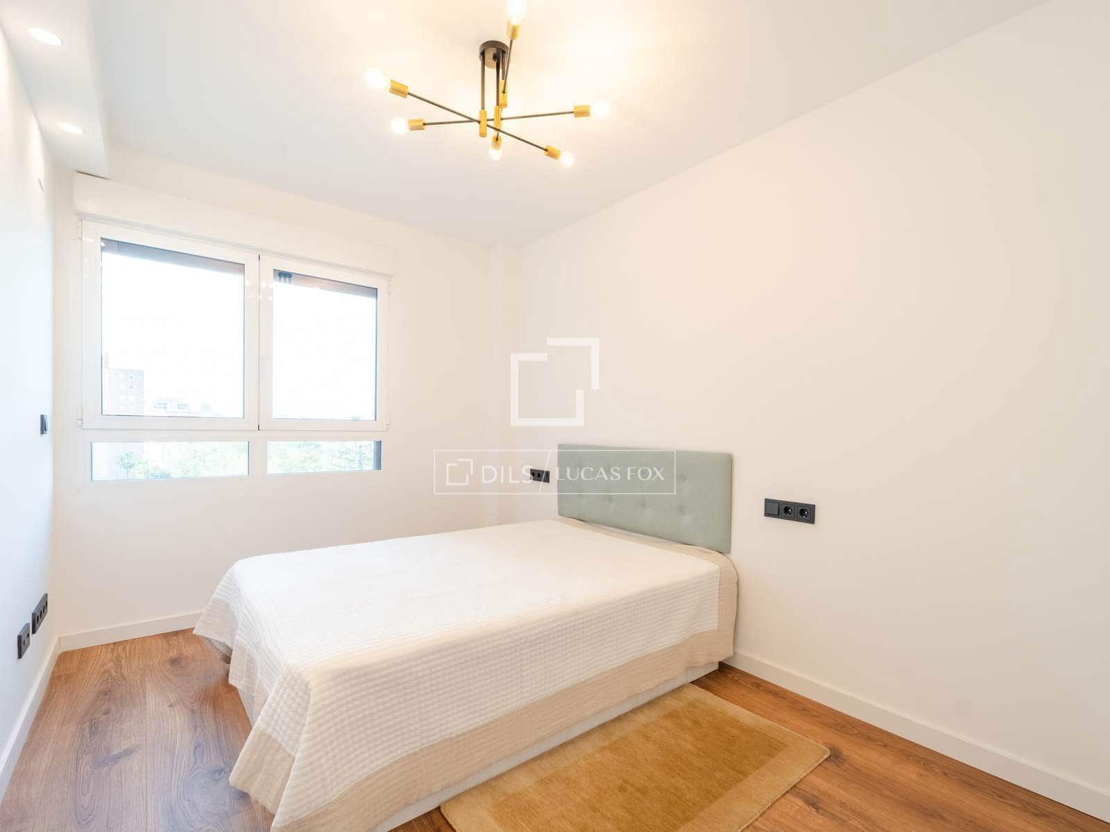 1 bedroom Apartment for rent in Valencia city with pool - € 1,800 (Ref: 9770877)