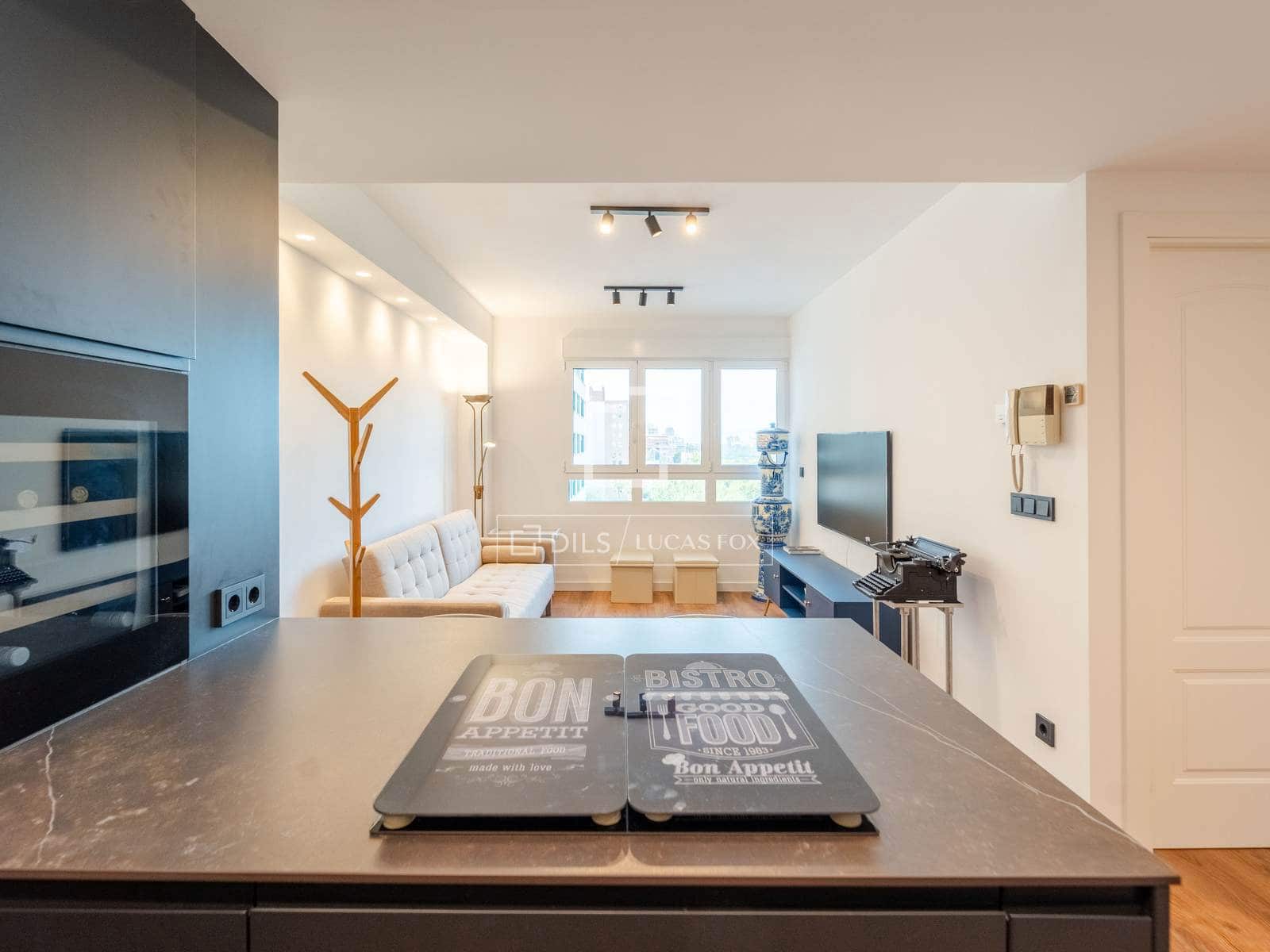 1 bedroom Apartment for rent in Valencia city with pool - € 1,800 (Ref: 9770877)