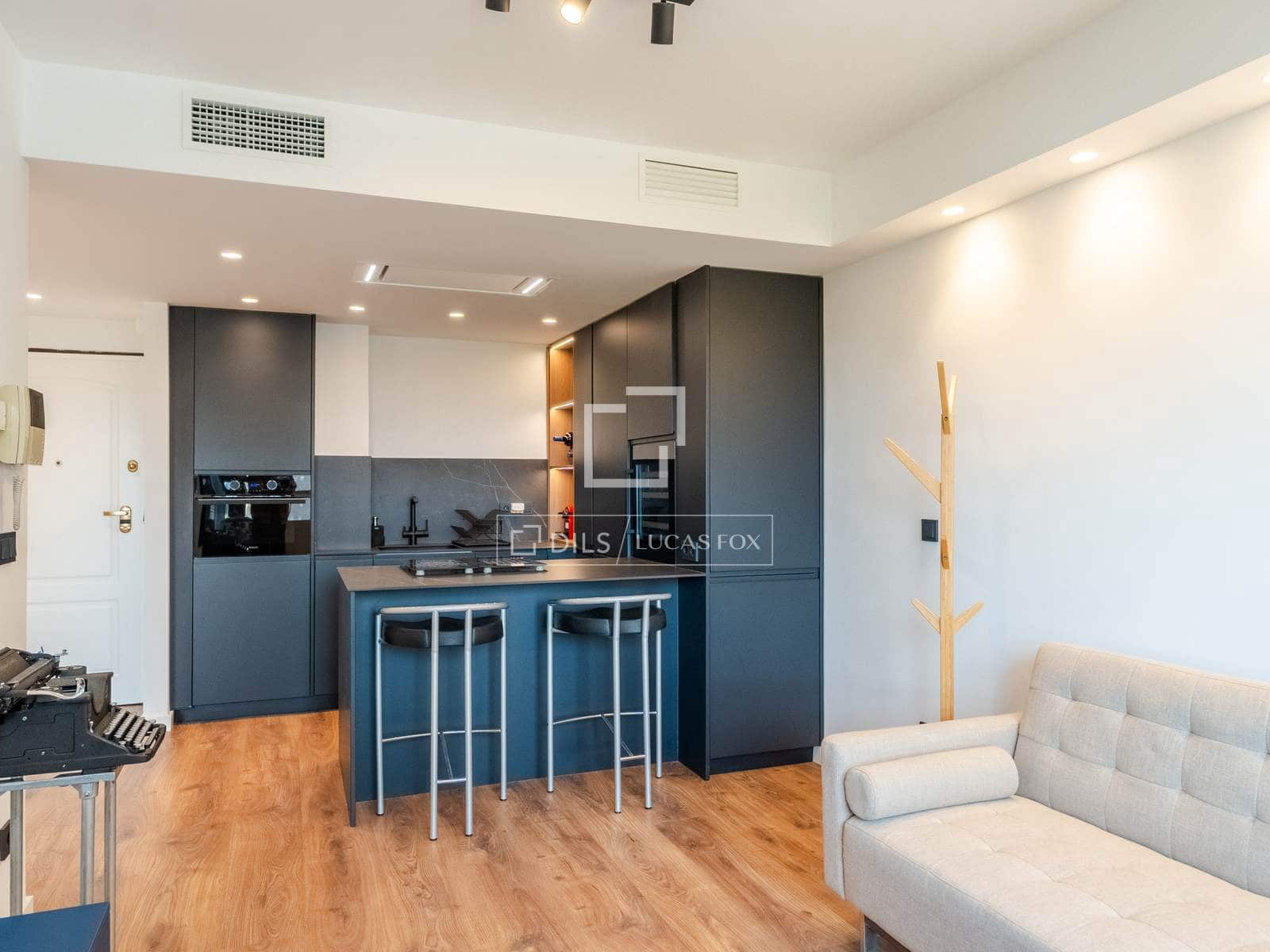 1 bedroom Apartment for rent in Valencia city with pool - € 1,800 (Ref: 9770877)