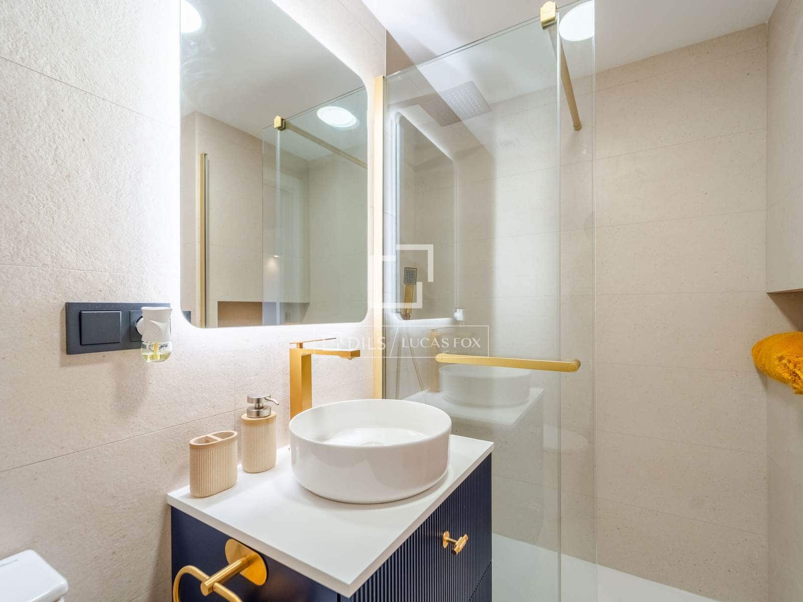 1 bedroom Apartment for rent in Valencia city with pool - € 1,800 (Ref: 9770877)