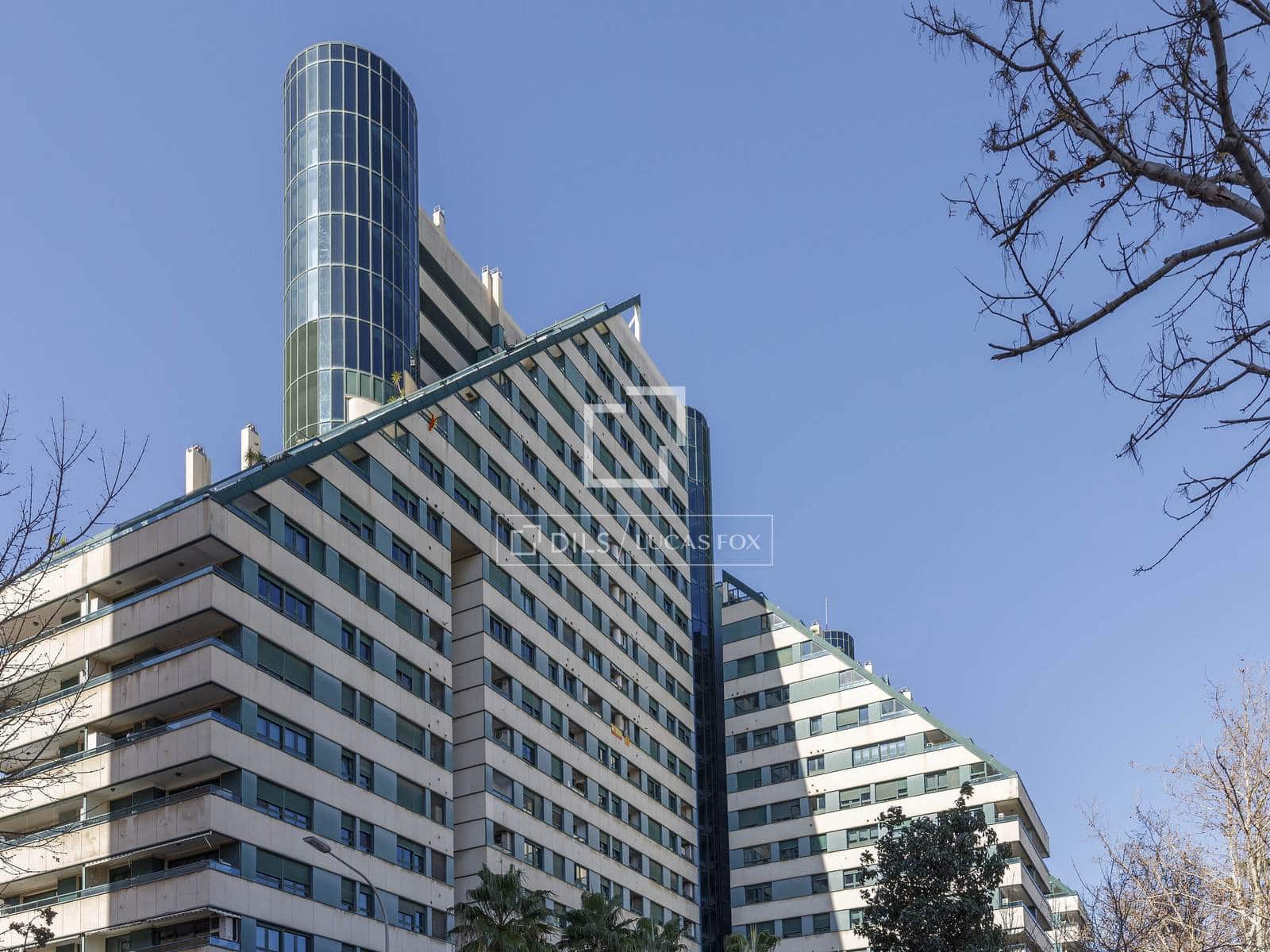 1 bedroom Apartment for rent in Valencia city with pool - € 1,800 (Ref: 9770877)