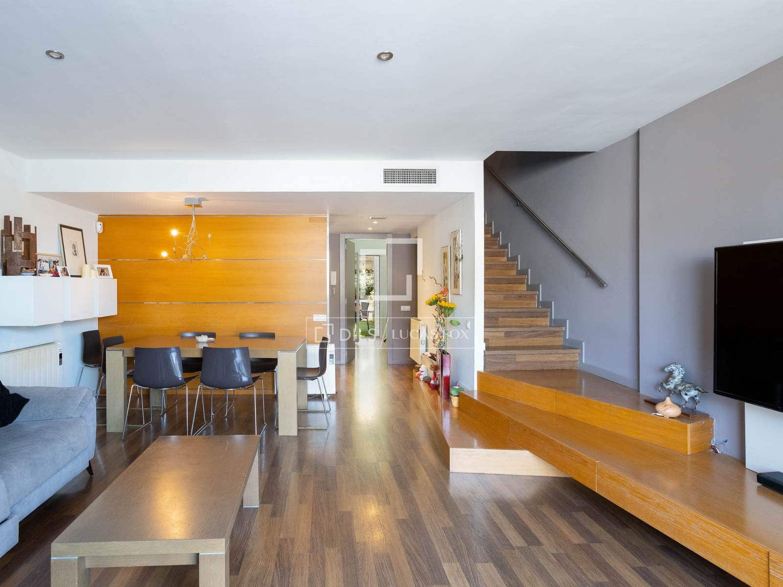 4 sypialnia Willa na sprzedaż w Sant Pol de Mar z basenem garażem - 535 000 € (Ref: 9771804)