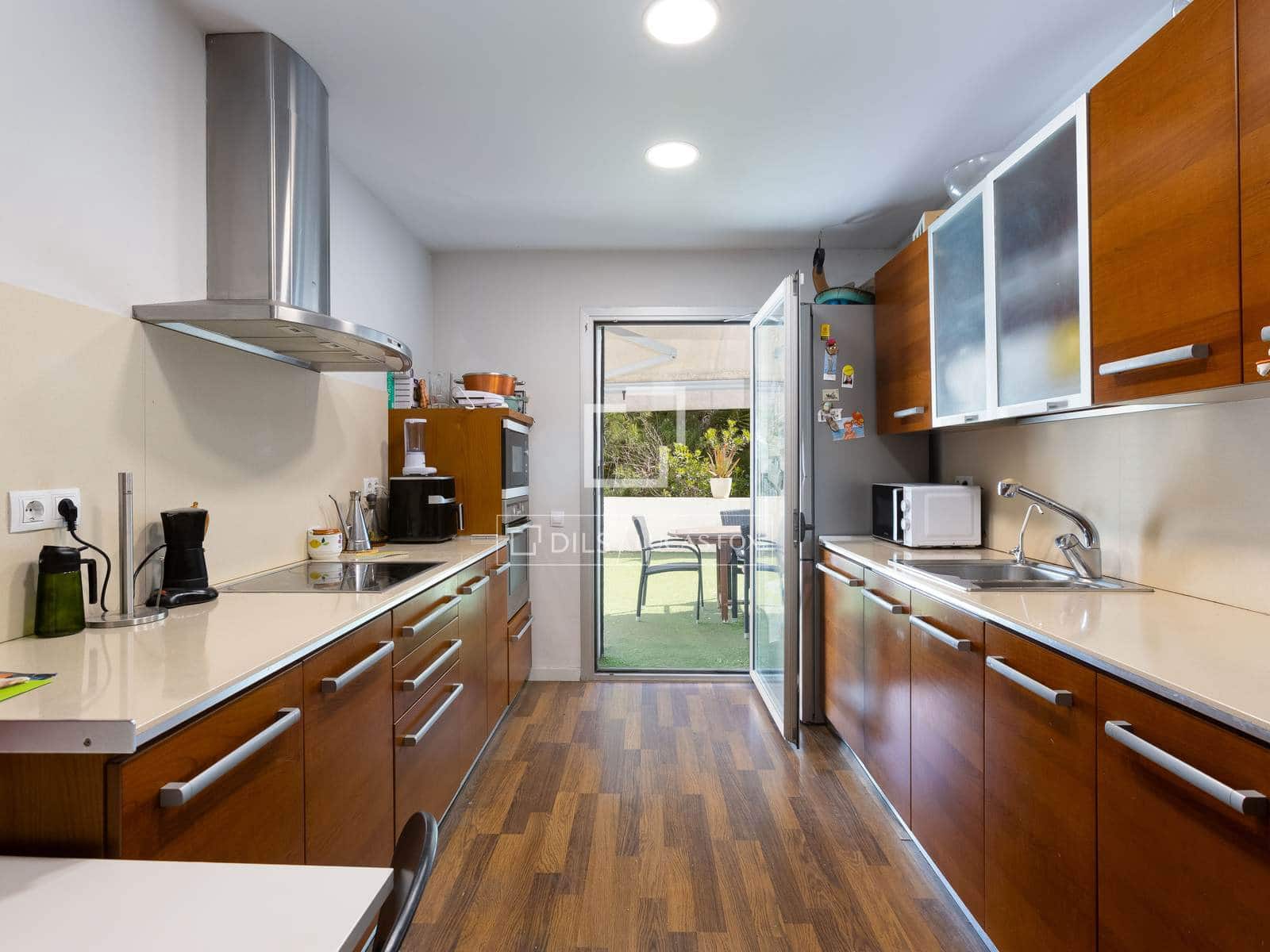 4 sypialnia Willa na sprzedaż w Sant Pol de Mar z basenem garażem - 535 000 € (Ref: 9771804)