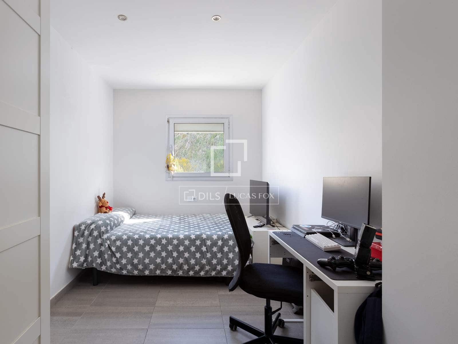 4 sypialnia Willa na sprzedaż w Sant Pol de Mar z basenem garażem - 535 000 € (Ref: 9771804)