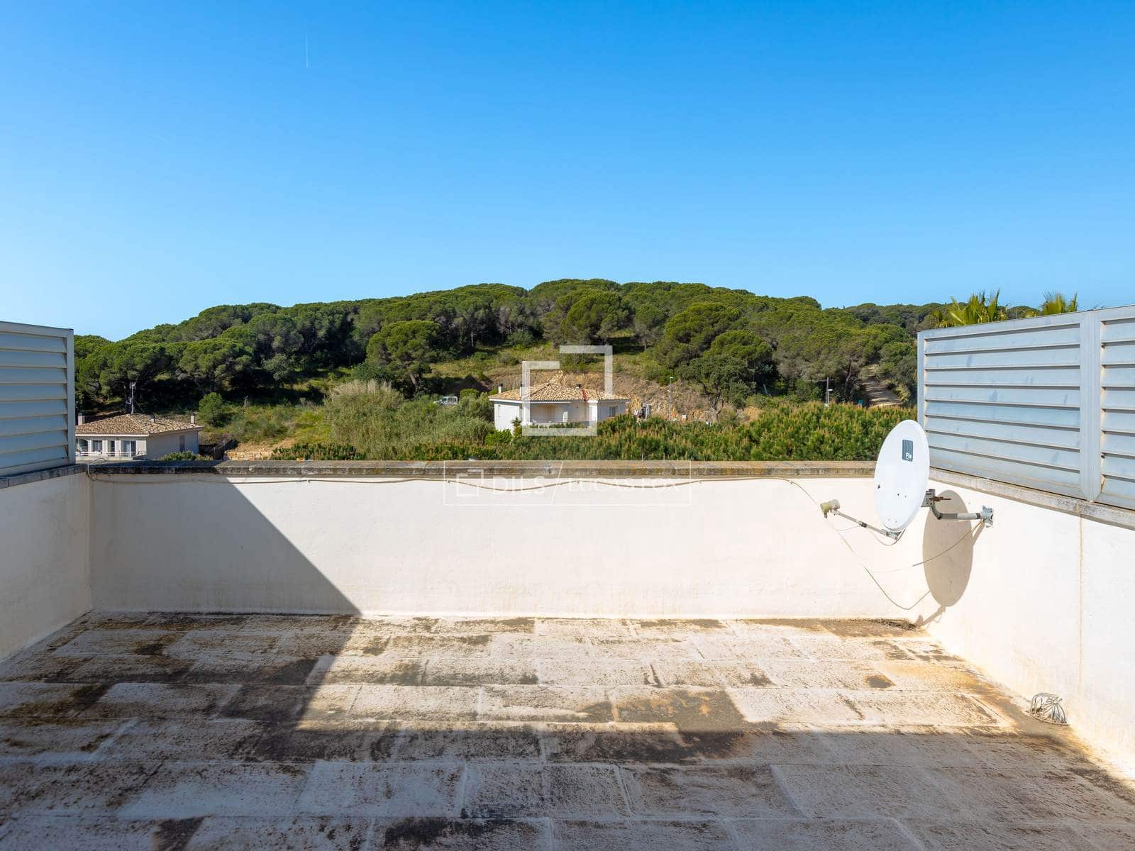 4 sypialnia Willa na sprzedaż w Sant Pol de Mar z basenem garażem - 535 000 € (Ref: 9771804)